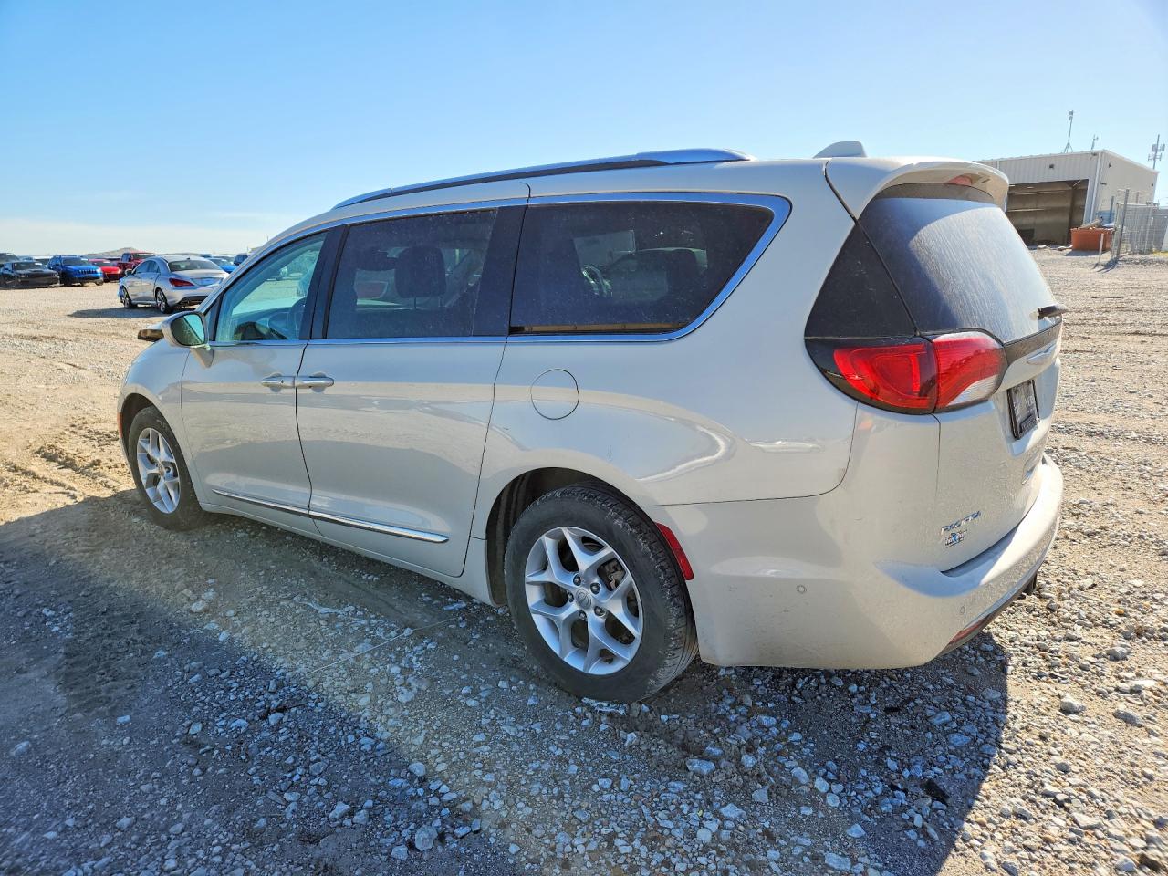 2C4RC1EG1HR636065 · 2017 CHRYSLER PACIFICA · 2/13