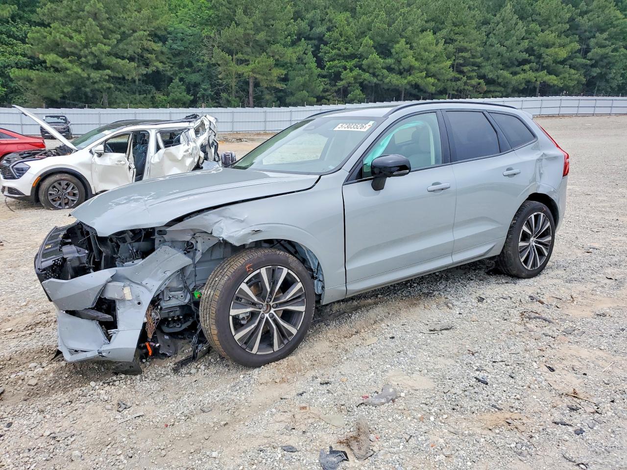 YV4M12RC5S1069090 · 2025 VOLVO XC60