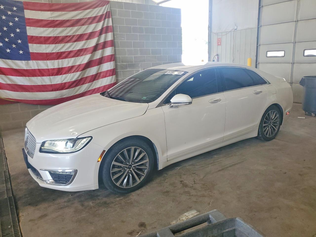 3LN6L5A98HR611929 · 2017 LINCOLN MKZ