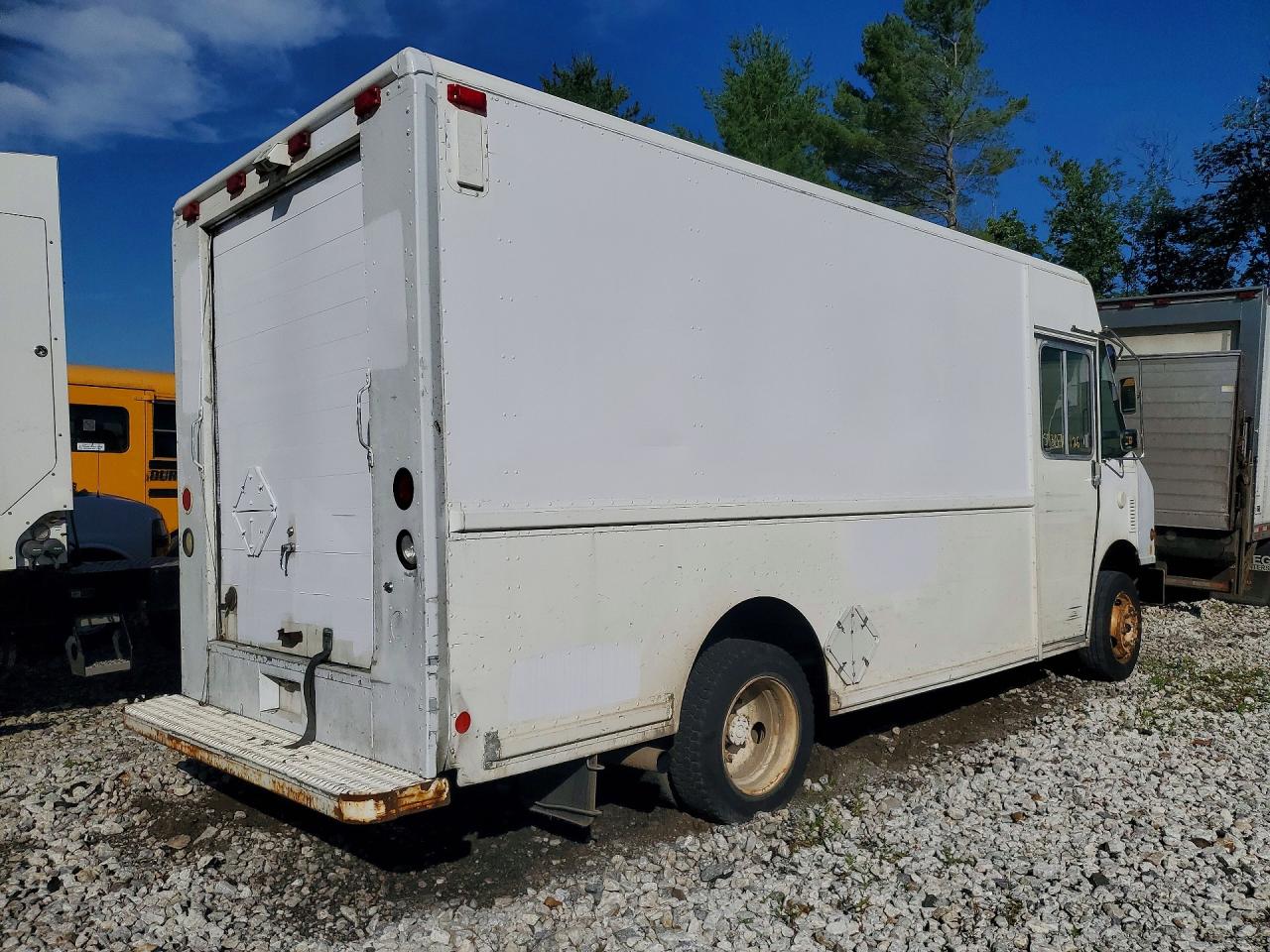 4UZAANBW66CW06597 · 2006 FREIGHTLINER MT45 · 3/13