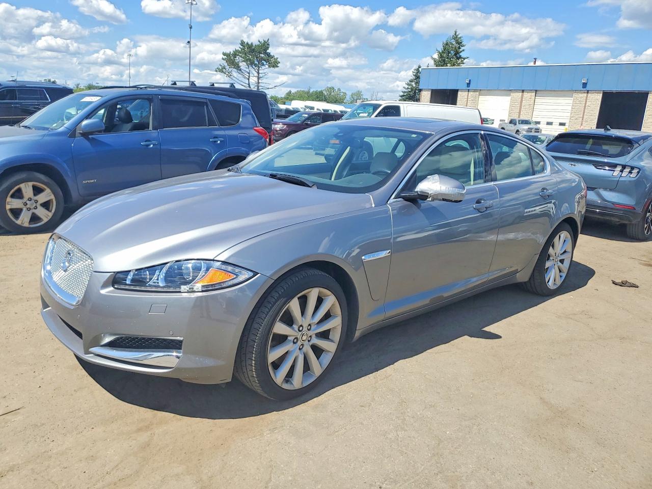 2013 JAGUAR XF