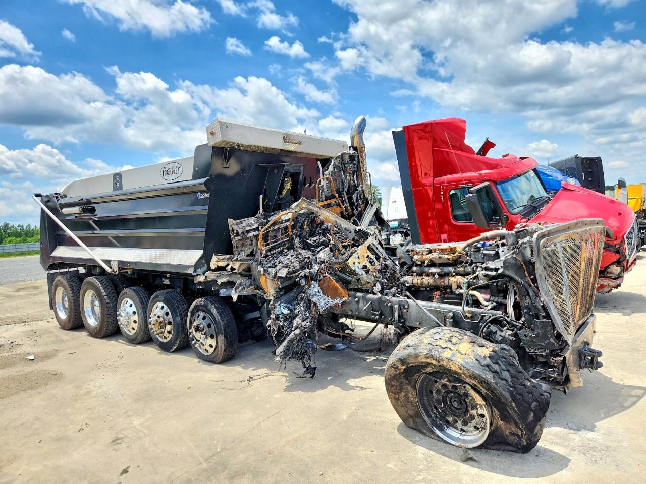 2025 PETERBILT 567