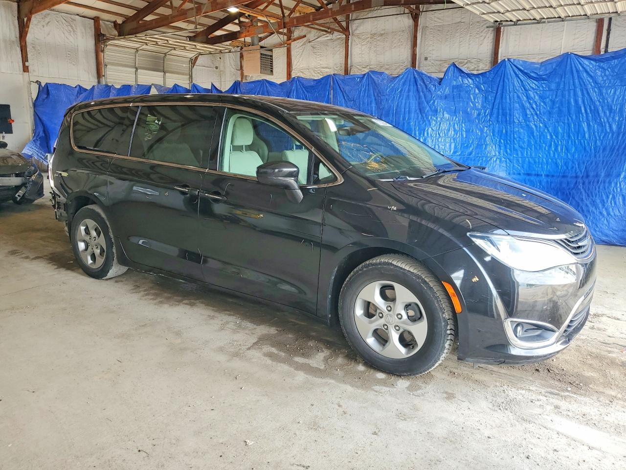 2C4RC1H77JR126997 · 2018 CHRYSLER PACIFICA · 4/13