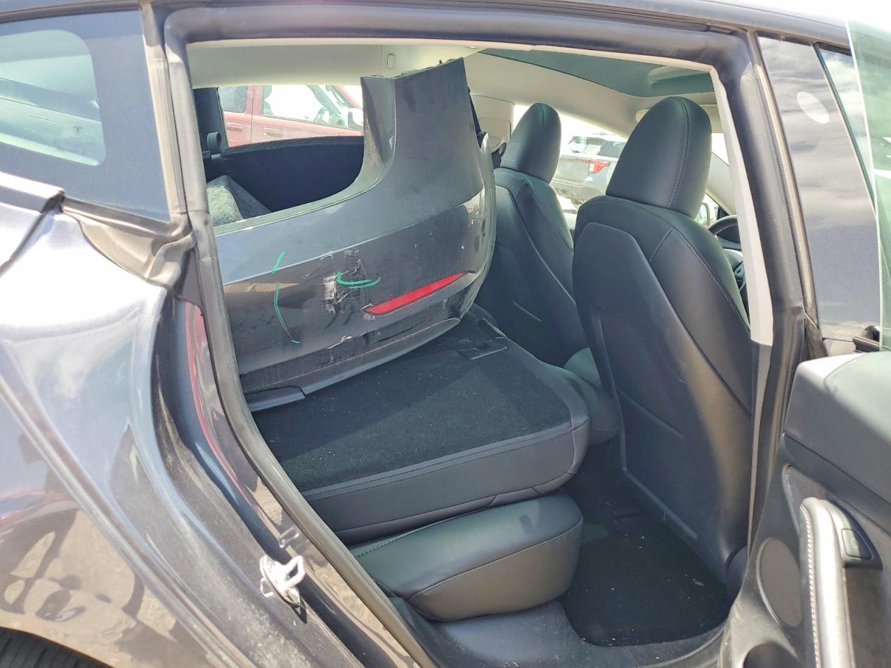 5YJ3E1EA3PF585271 · 2023 TESLA MODEL 3 · 10/13