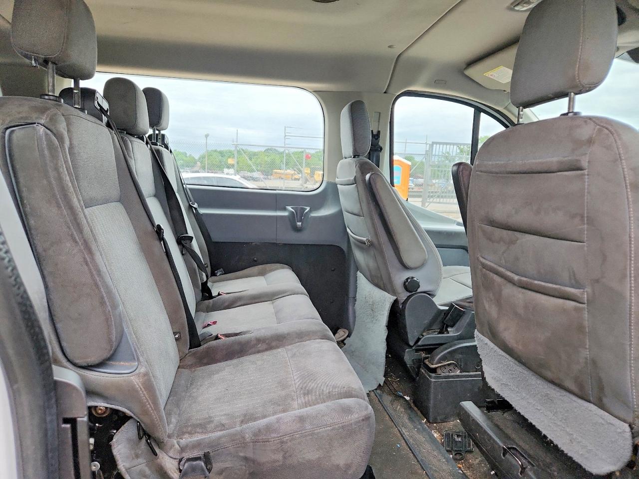 1FBZX2ZM9HKA72632 · 2017 FORD TRANSIT · 6/10