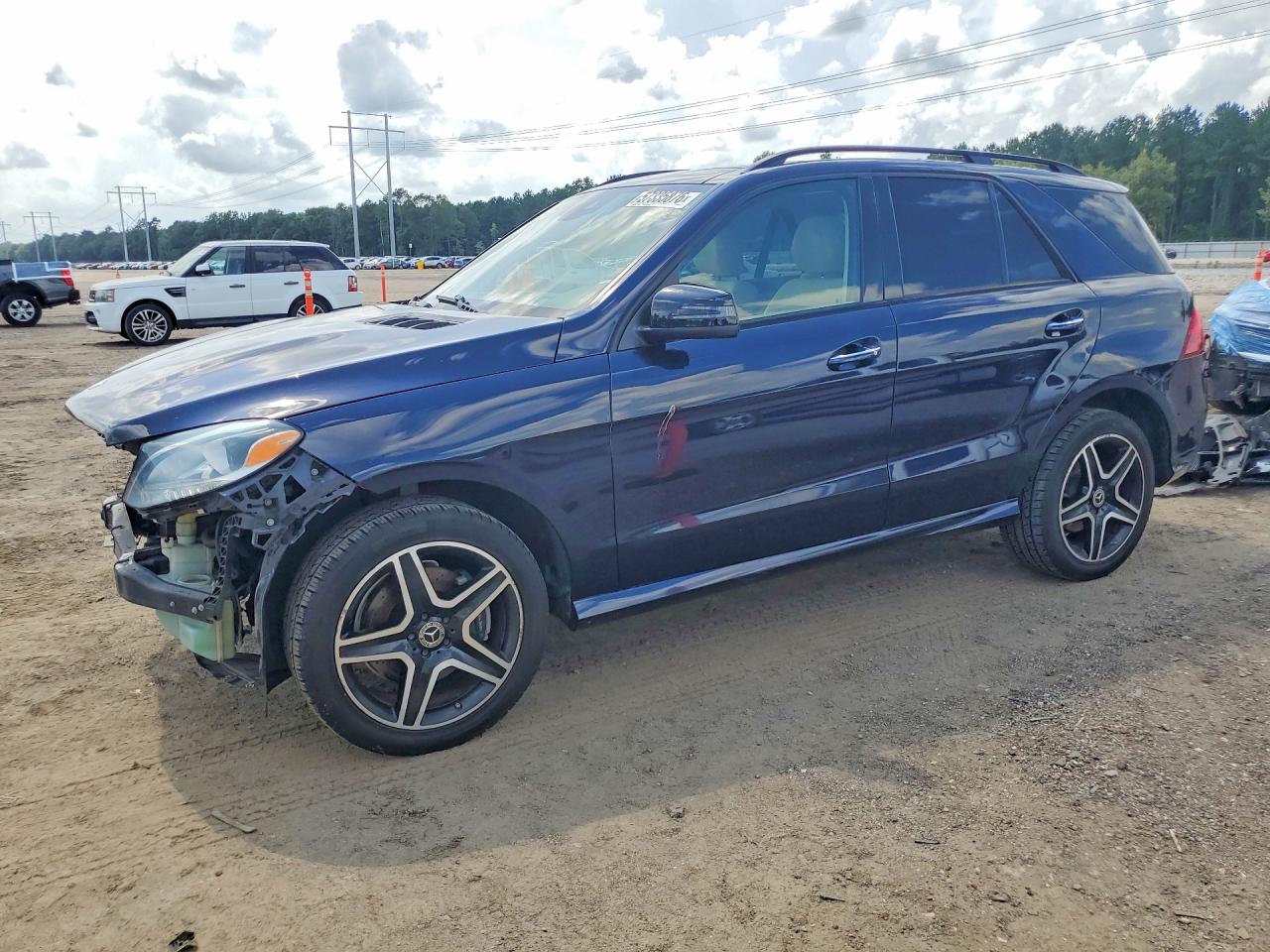 4JGDA5HB6JB003889 · 2018 MERCEDES-BENZ GLE