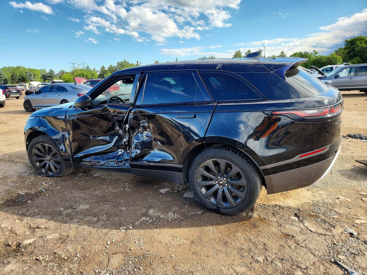 SALYL2RX6JA710854 · 2018 LAND ROVER RANGE ROVER VELAR · 2/12