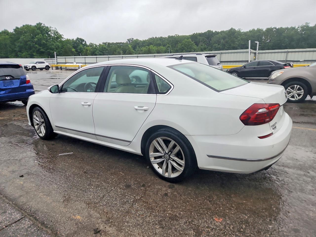 1VWGT7A30HC004967 · 2017 VOLKSWAGEN PASSAT · 2/12