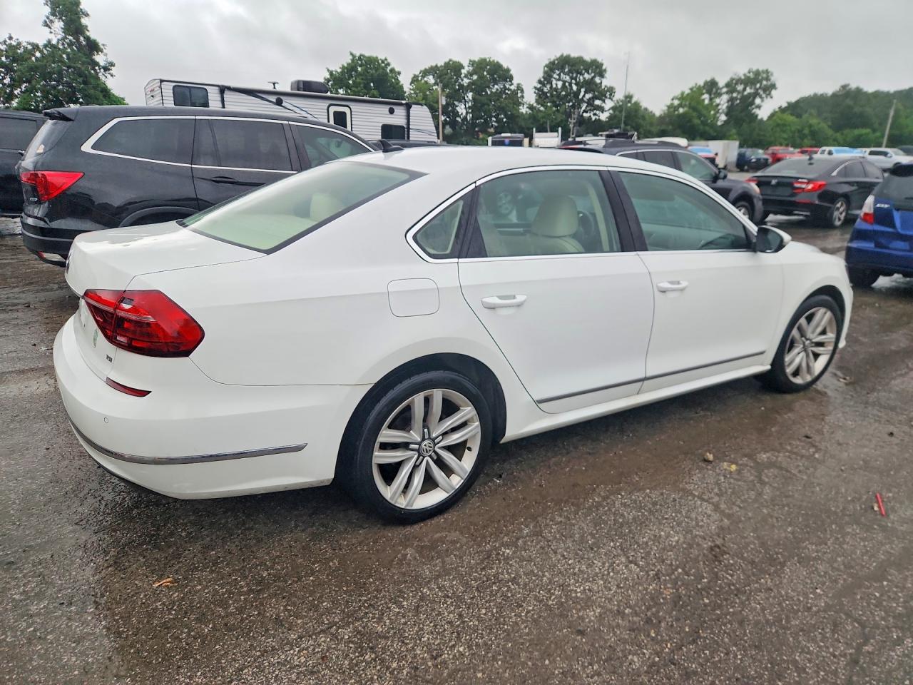 1VWGT7A30HC004967 · 2017 VOLKSWAGEN PASSAT · 3/12