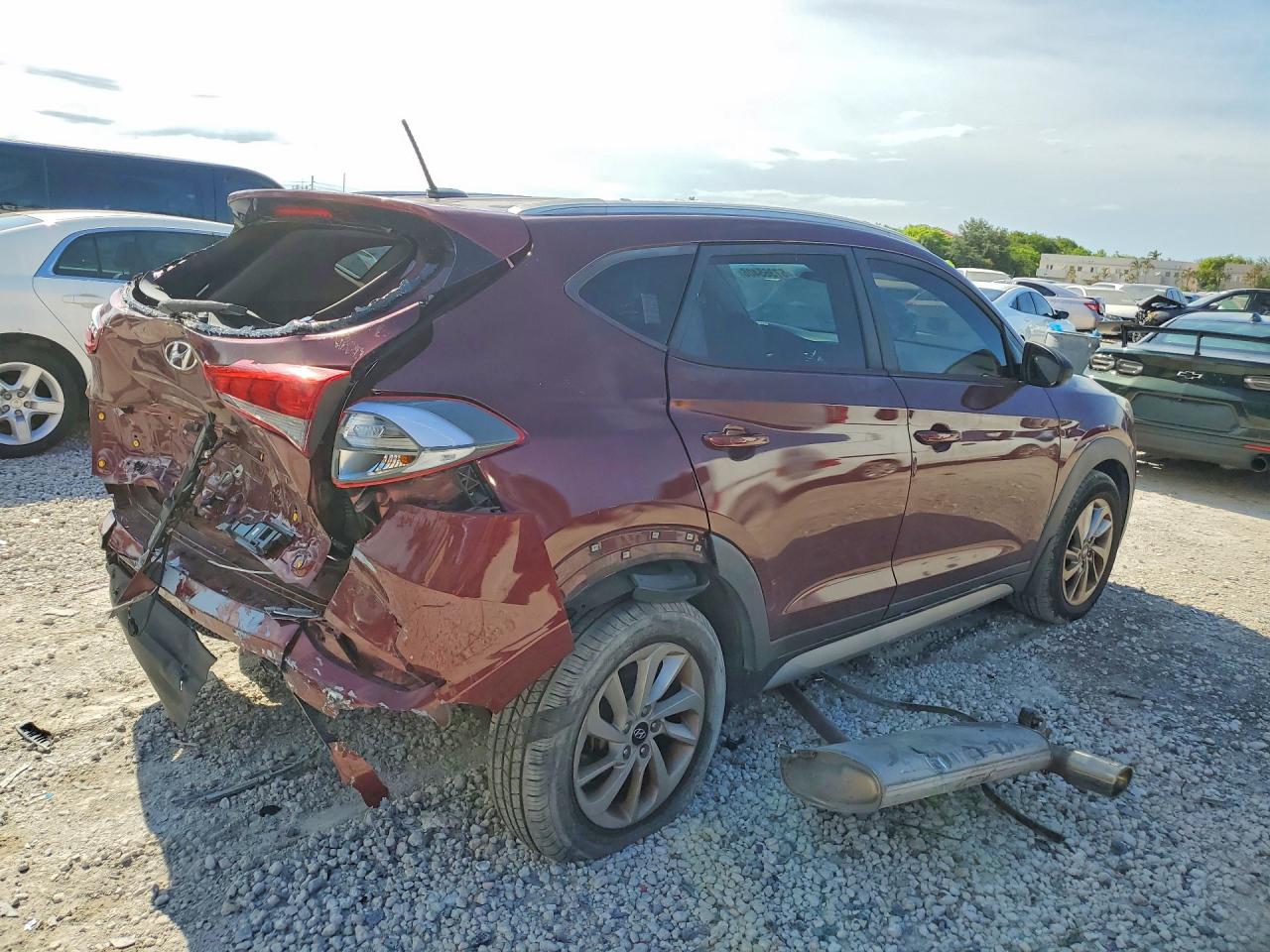 KM8J33A4XHU387610 · 2017 HYUNDAI TUCSON · 3/12
