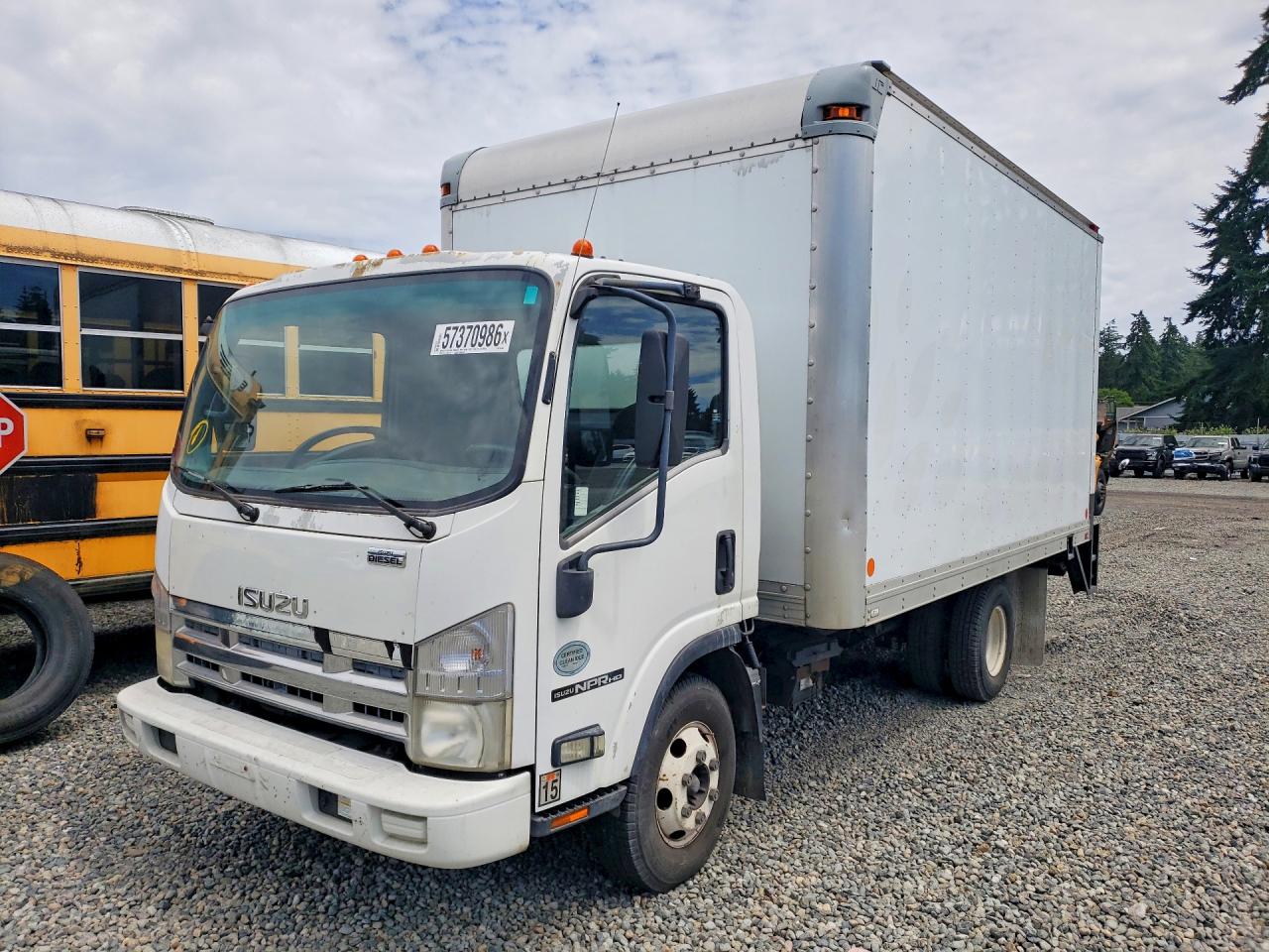 2009 ISUZU NPR