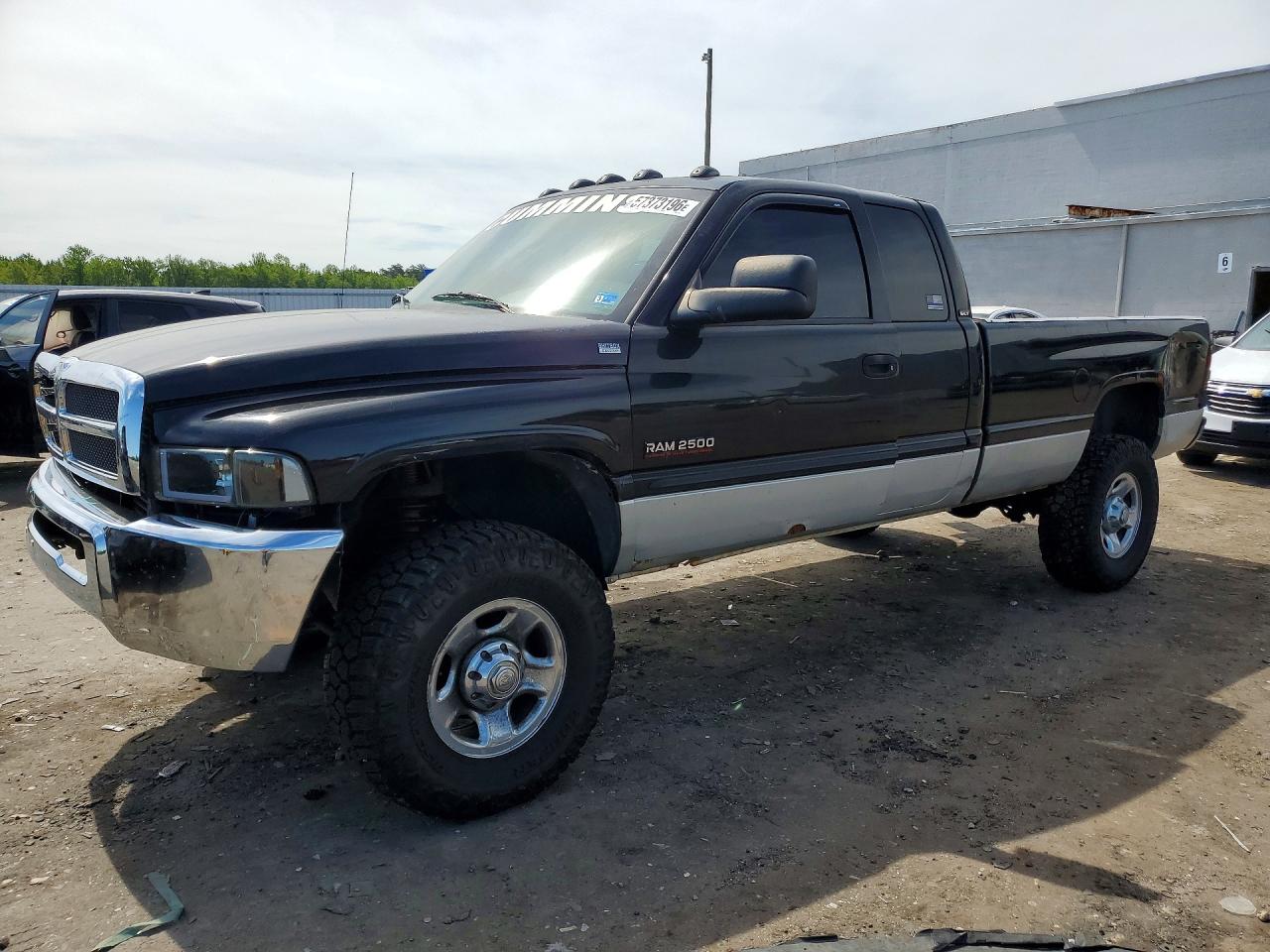1B7KF2363YJ117161 · 2000 DODGE RAM 2500