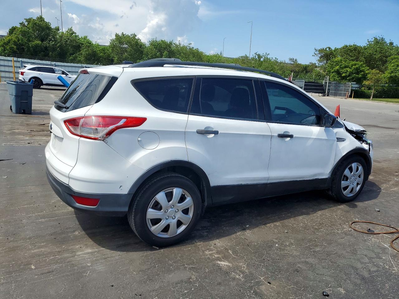 1FMCU0F76FUC28121 · 2015 FORD ESCAPE · 3/13