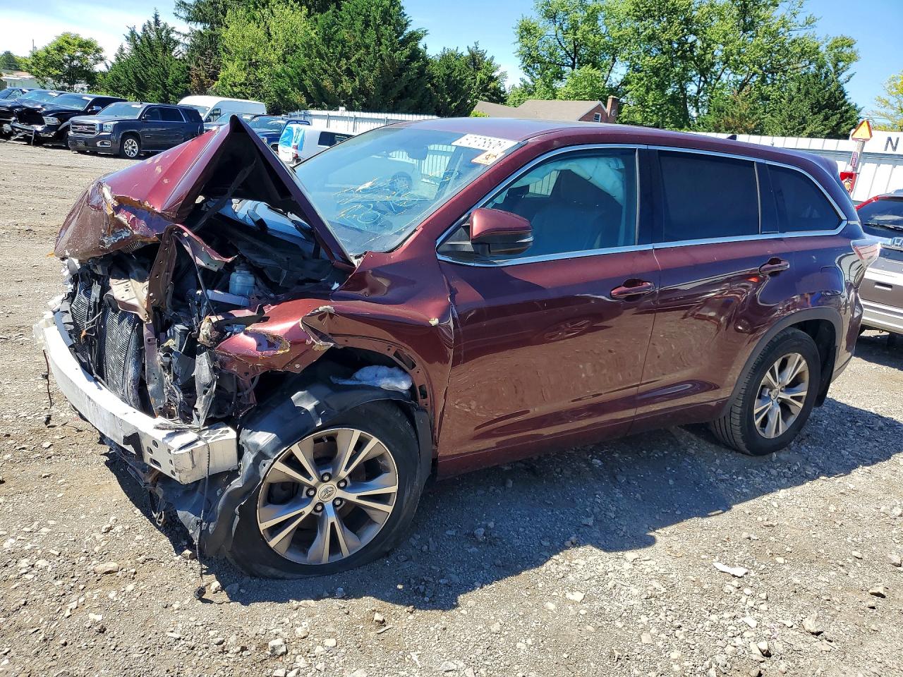 5TDBKRFH4FS172221 · 2015 TOYOTA HIGHLANDER