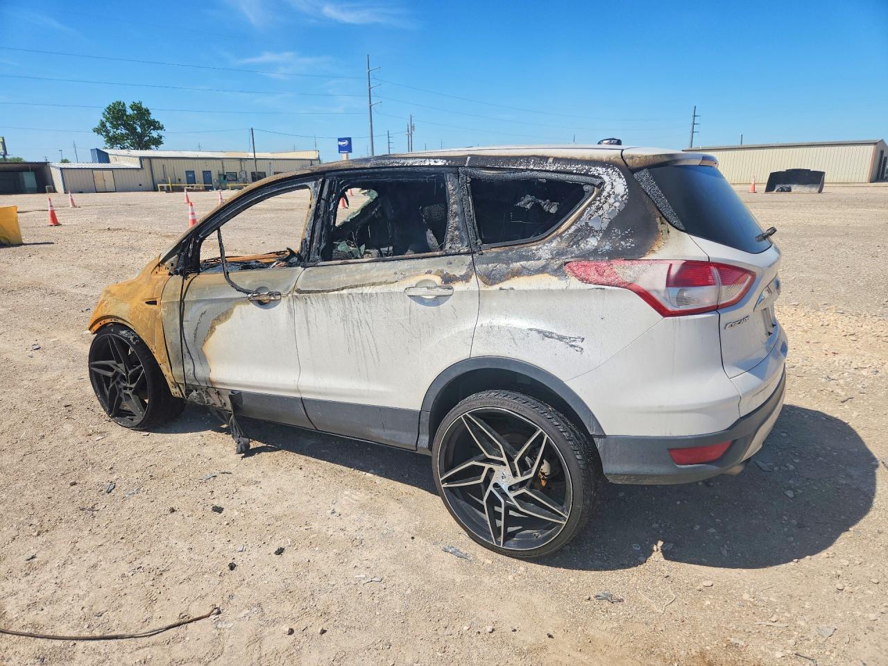 1FMCU0H93DUD88372 · 2013 FORD ESCAPE · 2/12