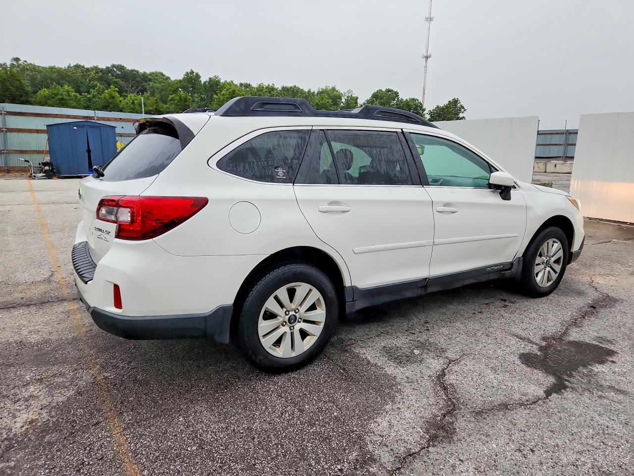 4S4BSBEC4F3233772 · 2015 SUBARU OUTBACK · 3/13