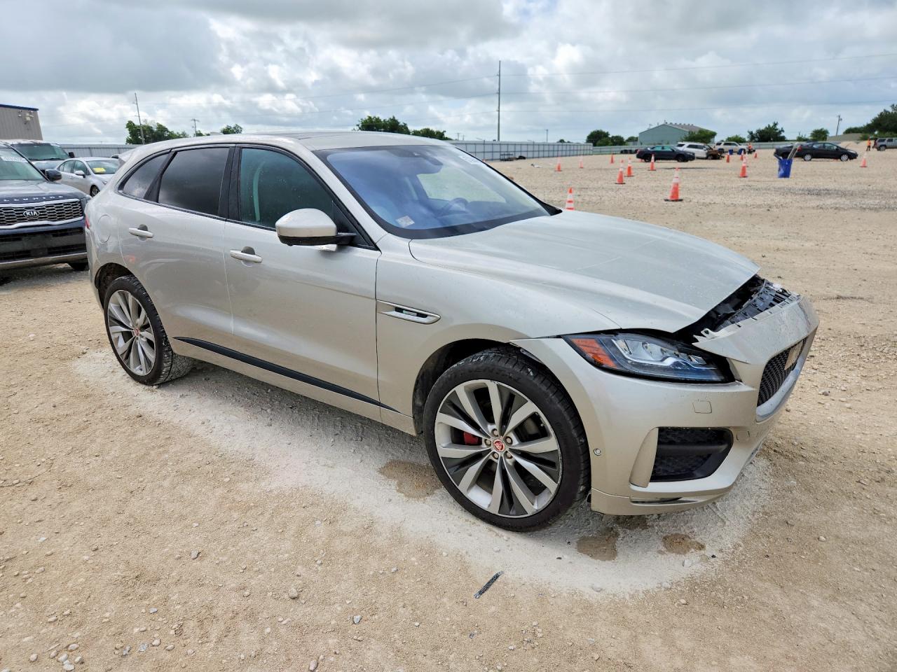 SADCL2BV2HA074832 · 2017 JAGUAR F-PACE · 4/13