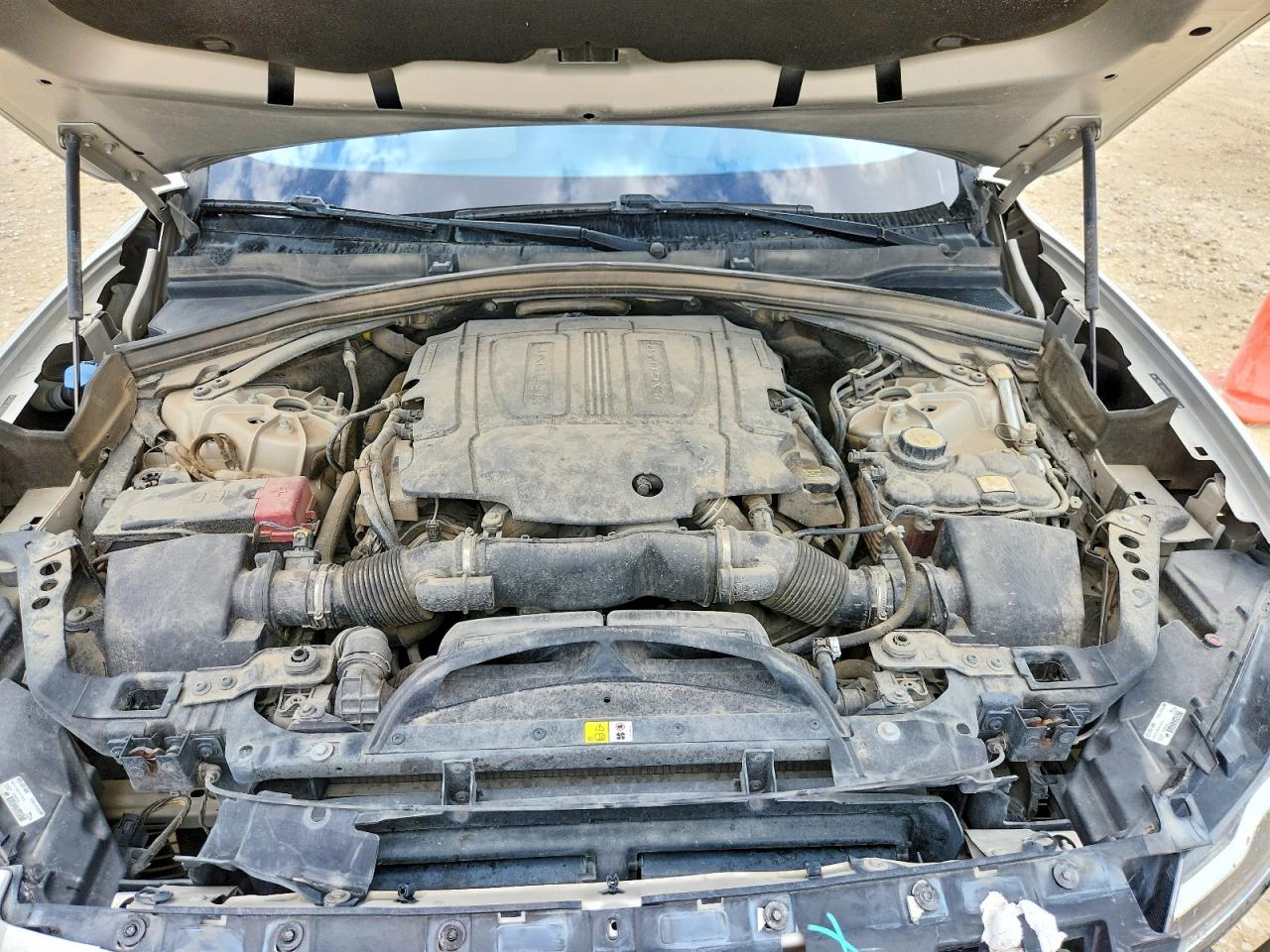 SADCL2BV2HA074832 · 2017 JAGUAR F-PACE · 12/13