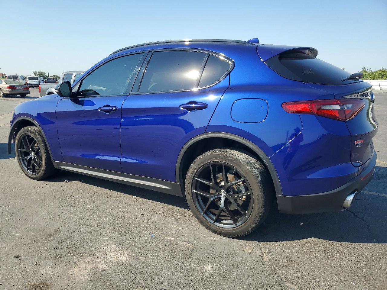 ZASPAJAN2M7D10392 · 2021 ALFA ROMEO STELVIO · 2/14