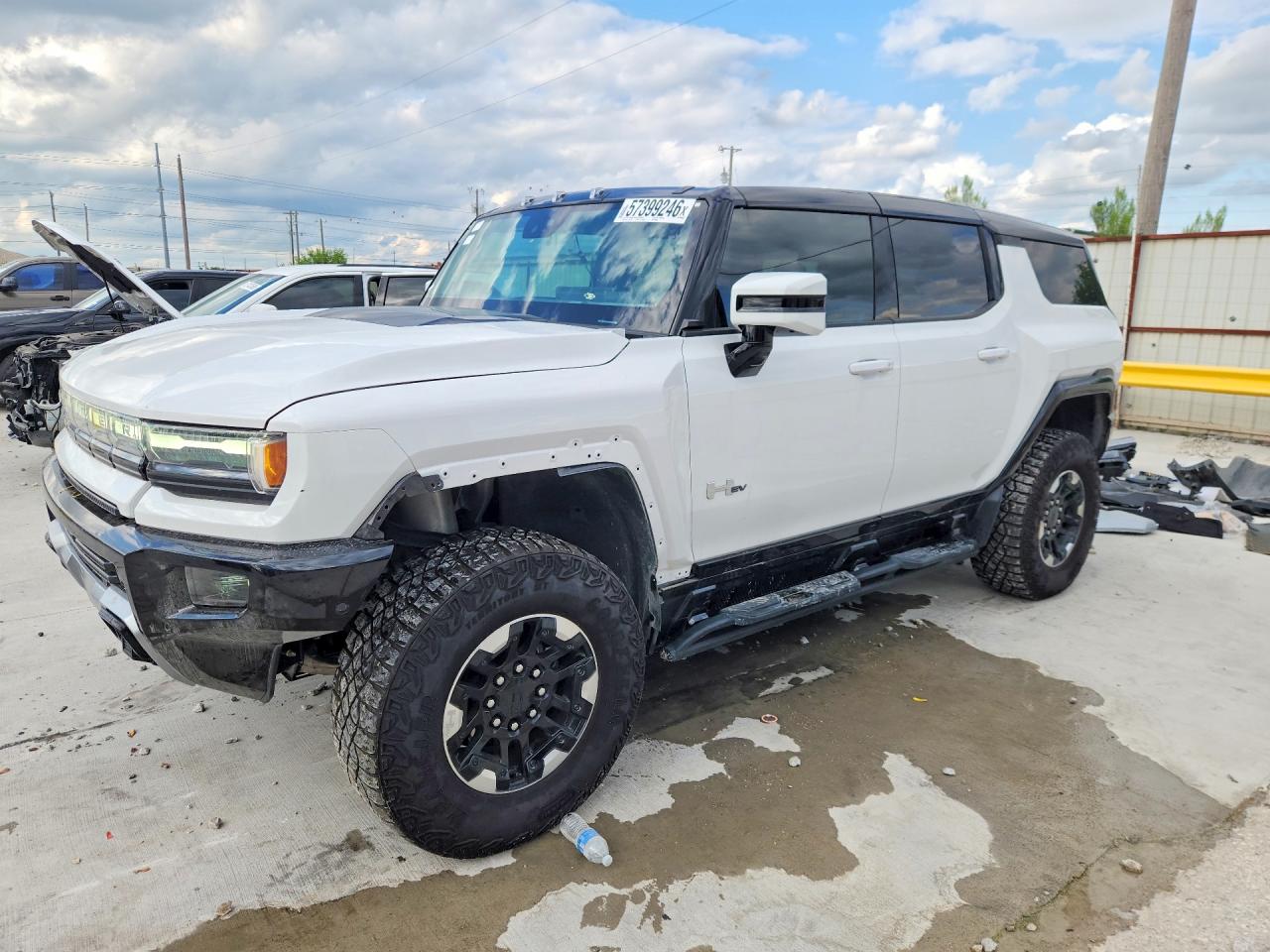 1GKB0NDE3RU109638 · 2024 GMC HUMMER SUV