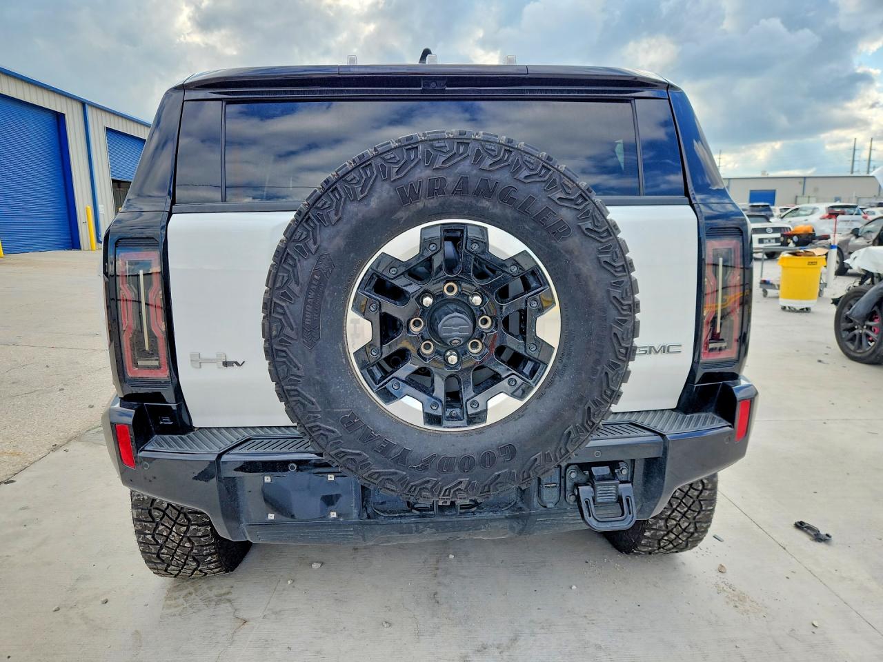 1GKB0NDE3RU109638 · 2024 GMC HUMMER SUV · 6/14
