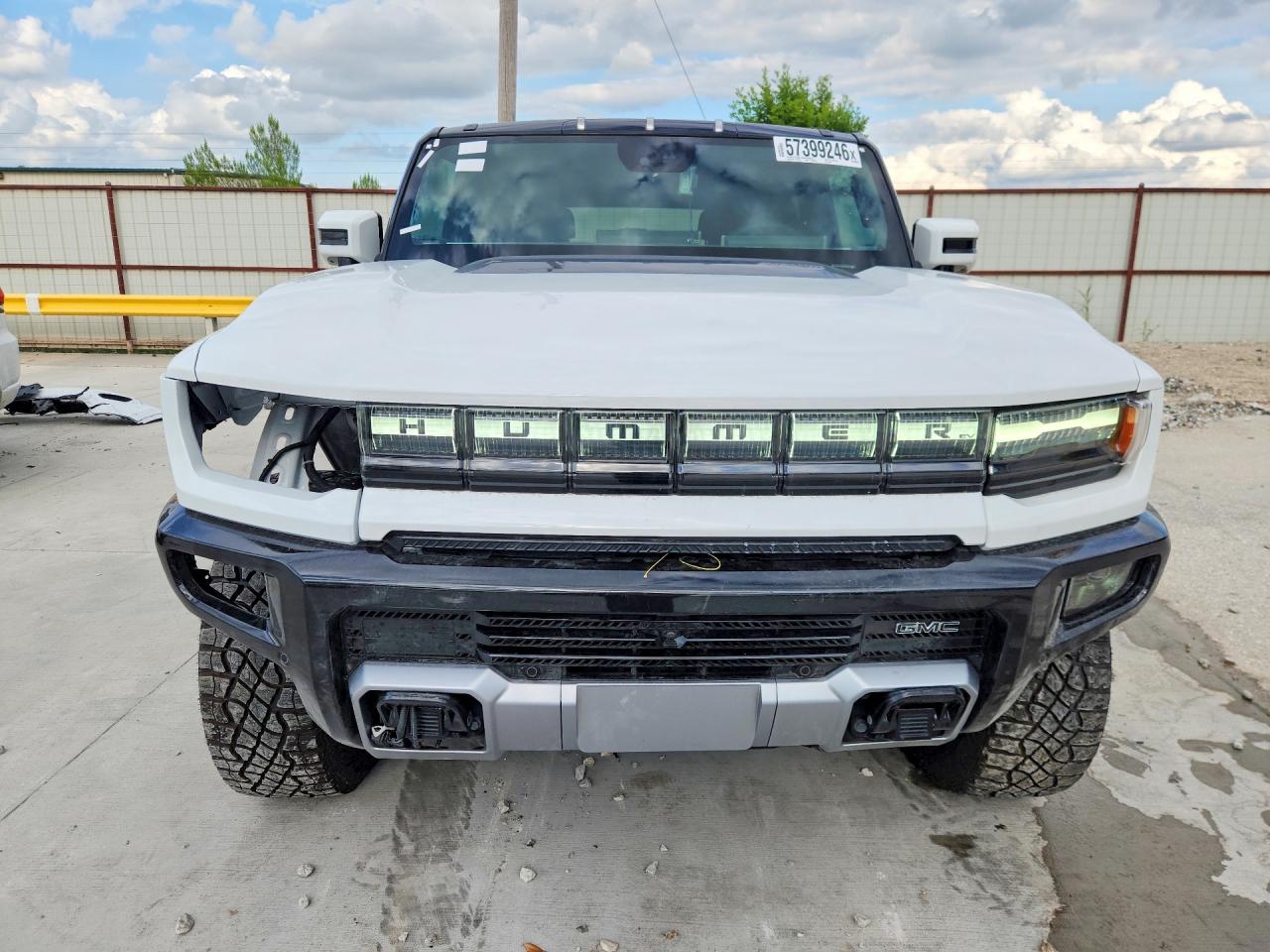 1GKB0NDE3RU109638 · 2024 GMC HUMMER SUV · 5/14