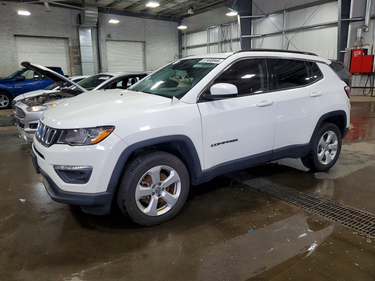 3C4NJDBB9HT646774 · 2017 JEEP COMPASS