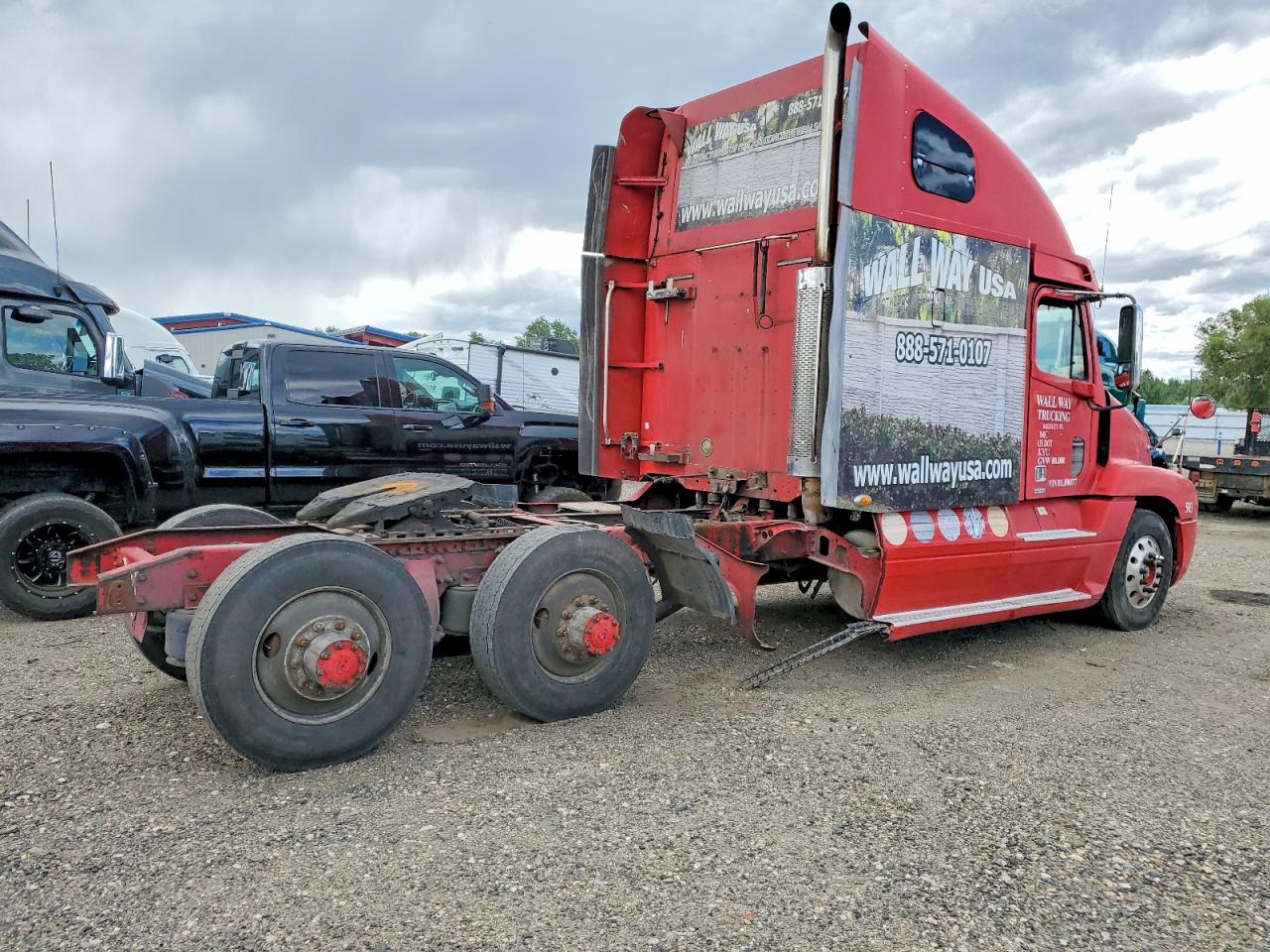 1FUJA3BD81LH00377 · 2001 FREIGHTLINER CONVENTIONAL · 4/10