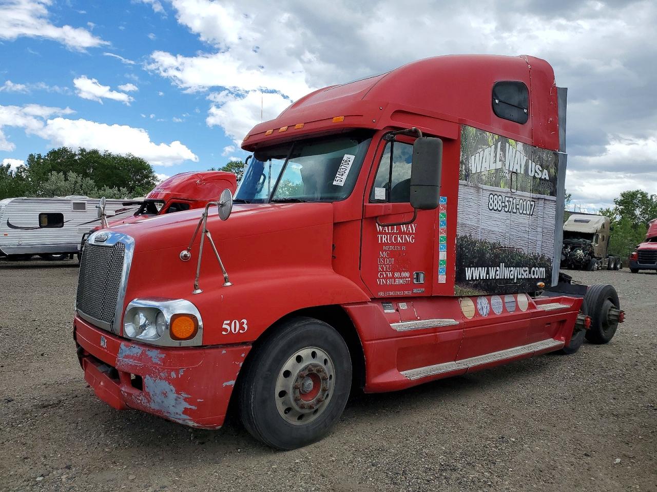 1FUJA3BD81LH00377 · 2001 FREIGHTLINER CONVENTIONAL · 2/10