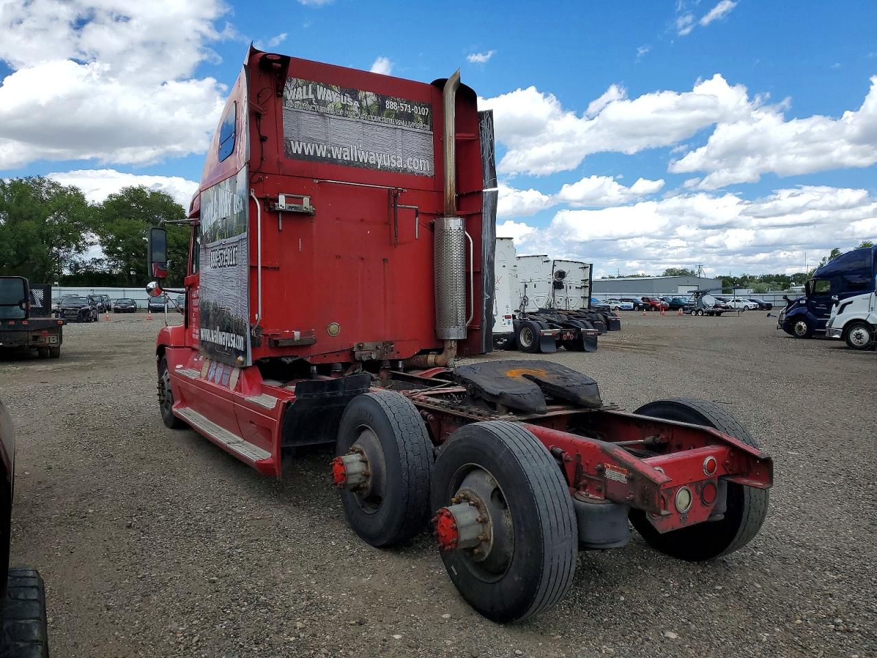 1FUJA3BD81LH00377 · 2001 FREIGHTLINER CONVENTIONAL · 3/10