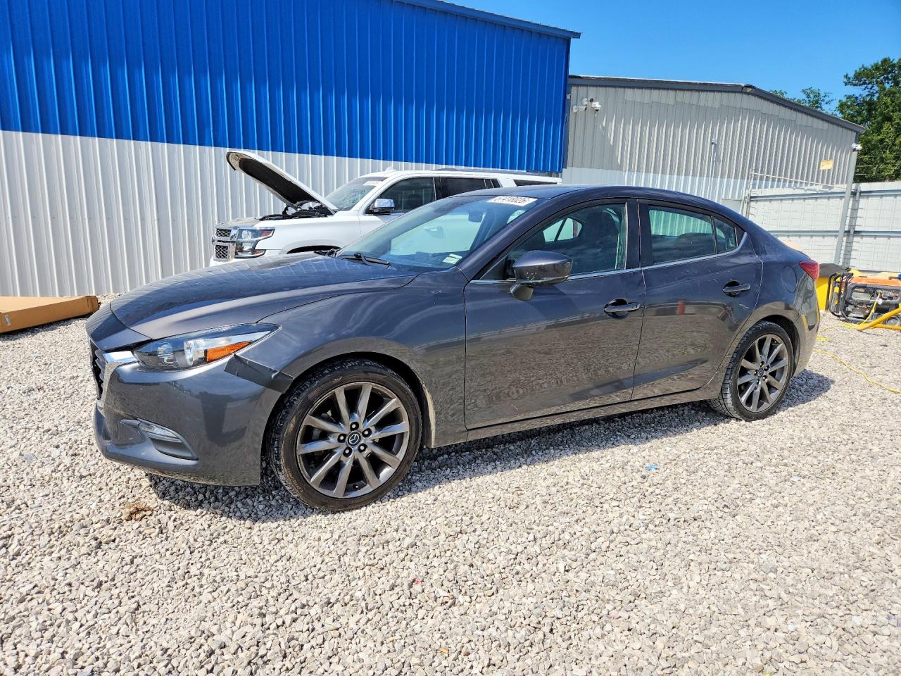 3MZBN1V30JM272904 · 2018 MAZDA 3