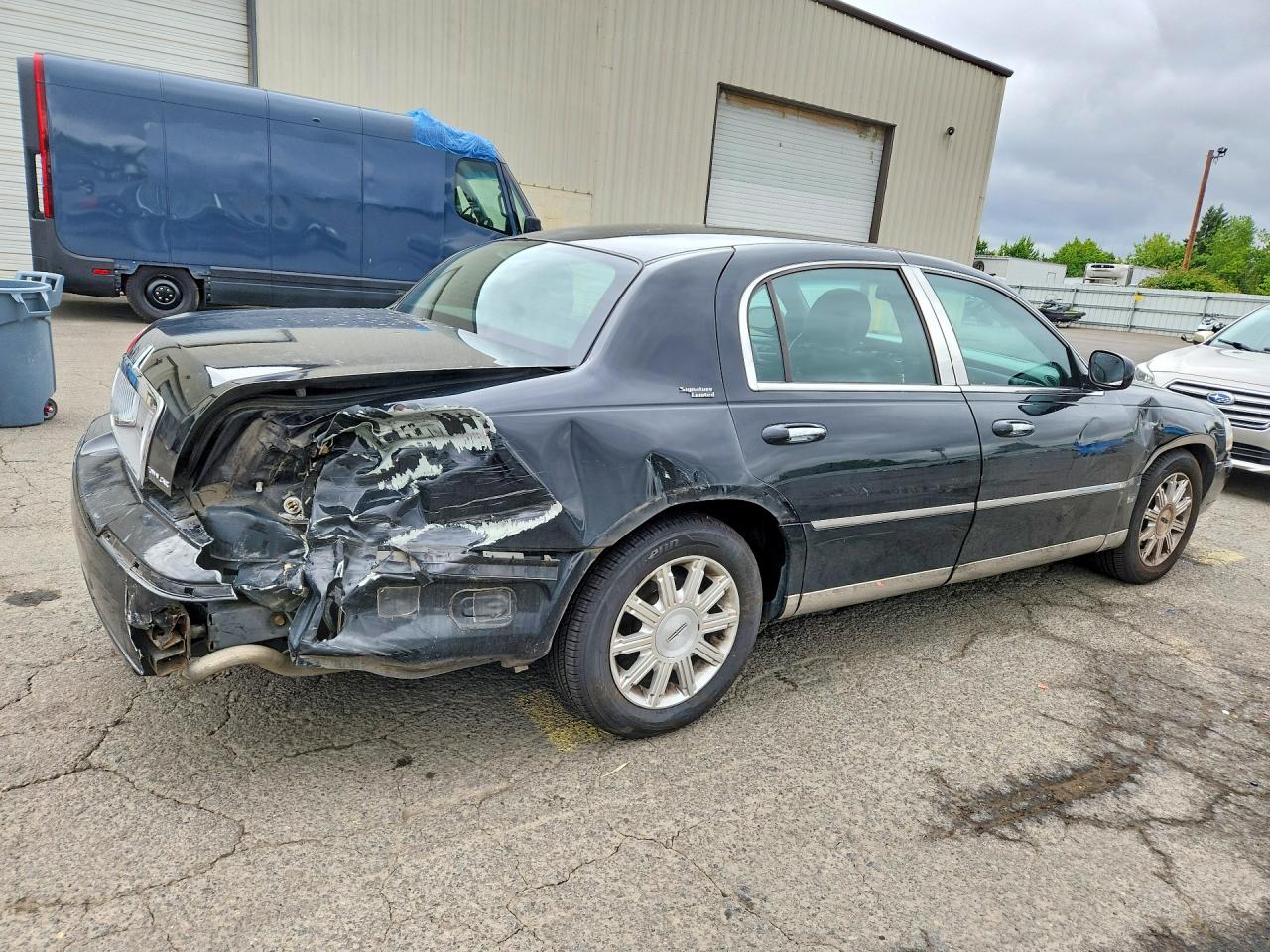 2LNHM82V99X603523 · 2009 LINCOLN TOWN CAR · 3/12