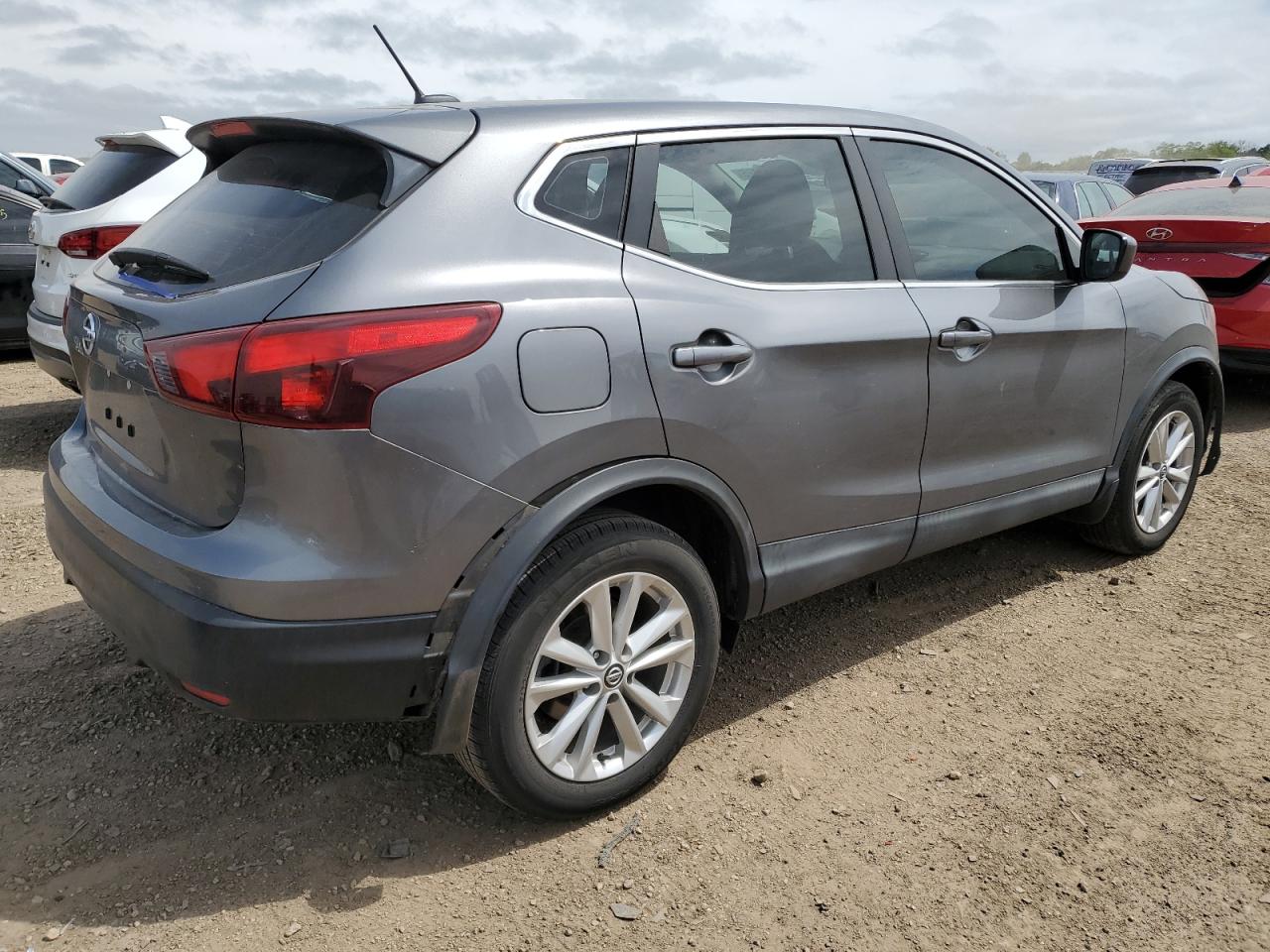 JN1BJ1CP5KW524736 · 2019 NISSAN ROGUE SPORT S · 3/13
