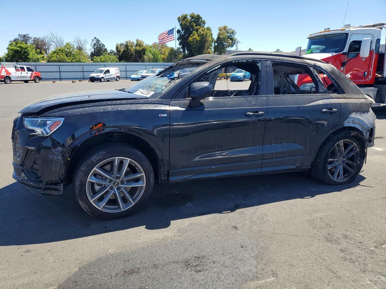 WA1EECF32R1042665 · 2024 AUDI Q3