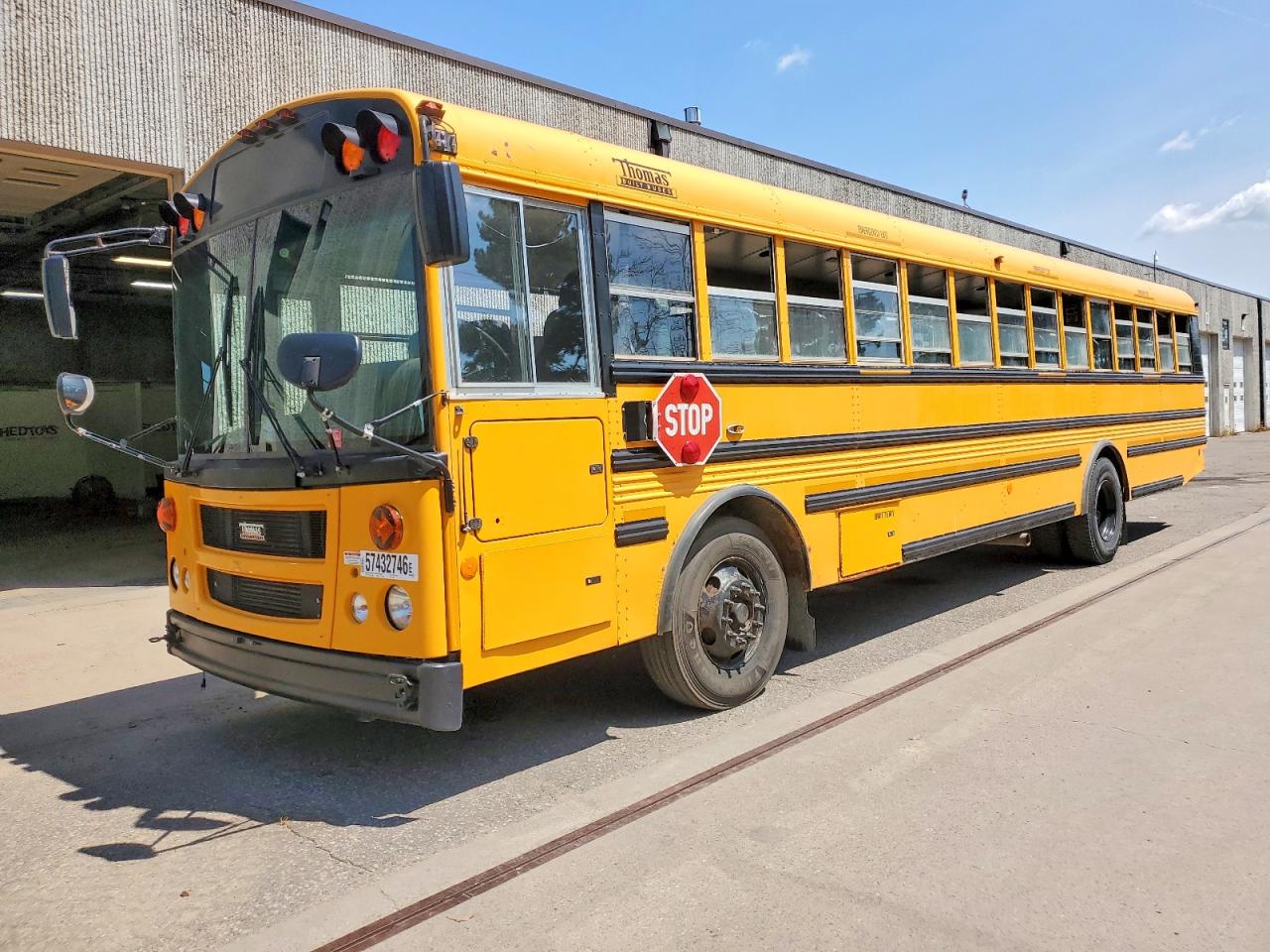 1T88T9E26D1157880 · 2013 THOMAS SCHOOL BUS · 2/10