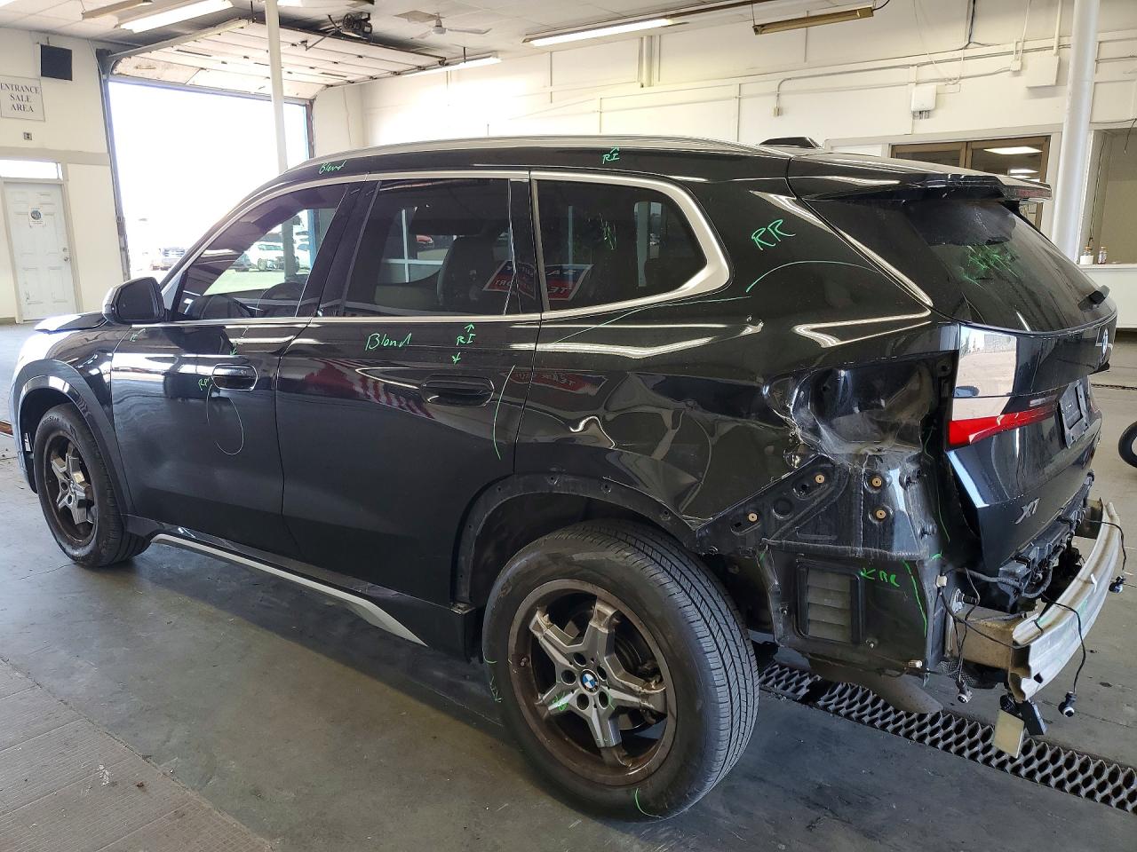 WBX73EF04R5Y89351 · 2024 BMW X1 · 2/14