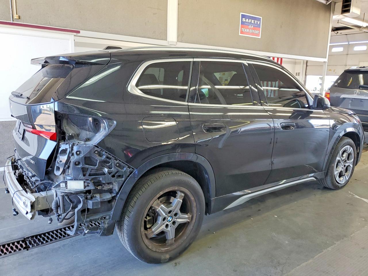WBX73EF04R5Y89351 · 2024 BMW X1 · 3/14