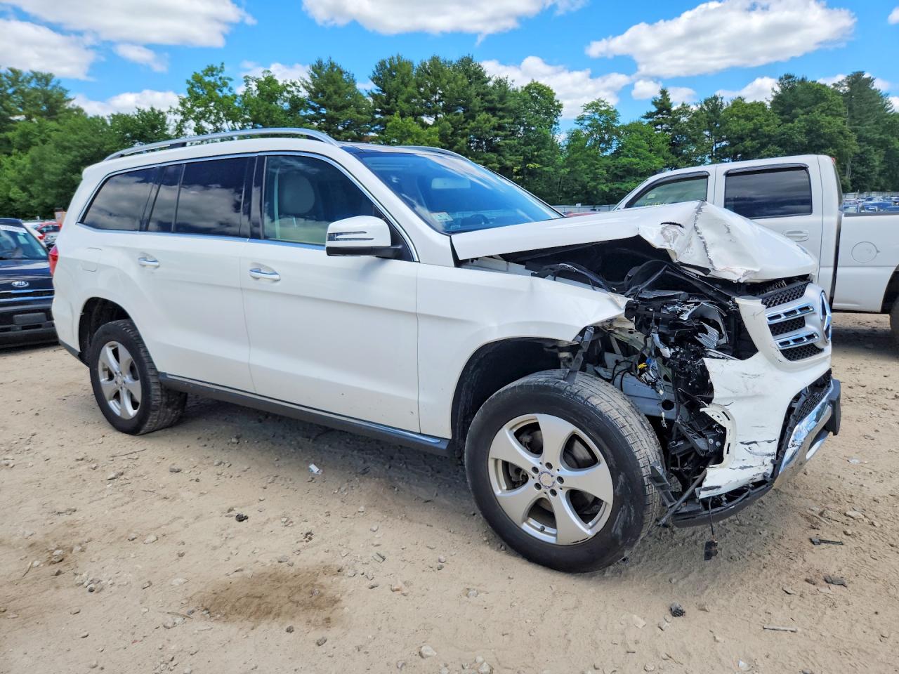 4JGDF6EE4HA855146 · 2017 MERCEDES-BENZ GLS · 4/13