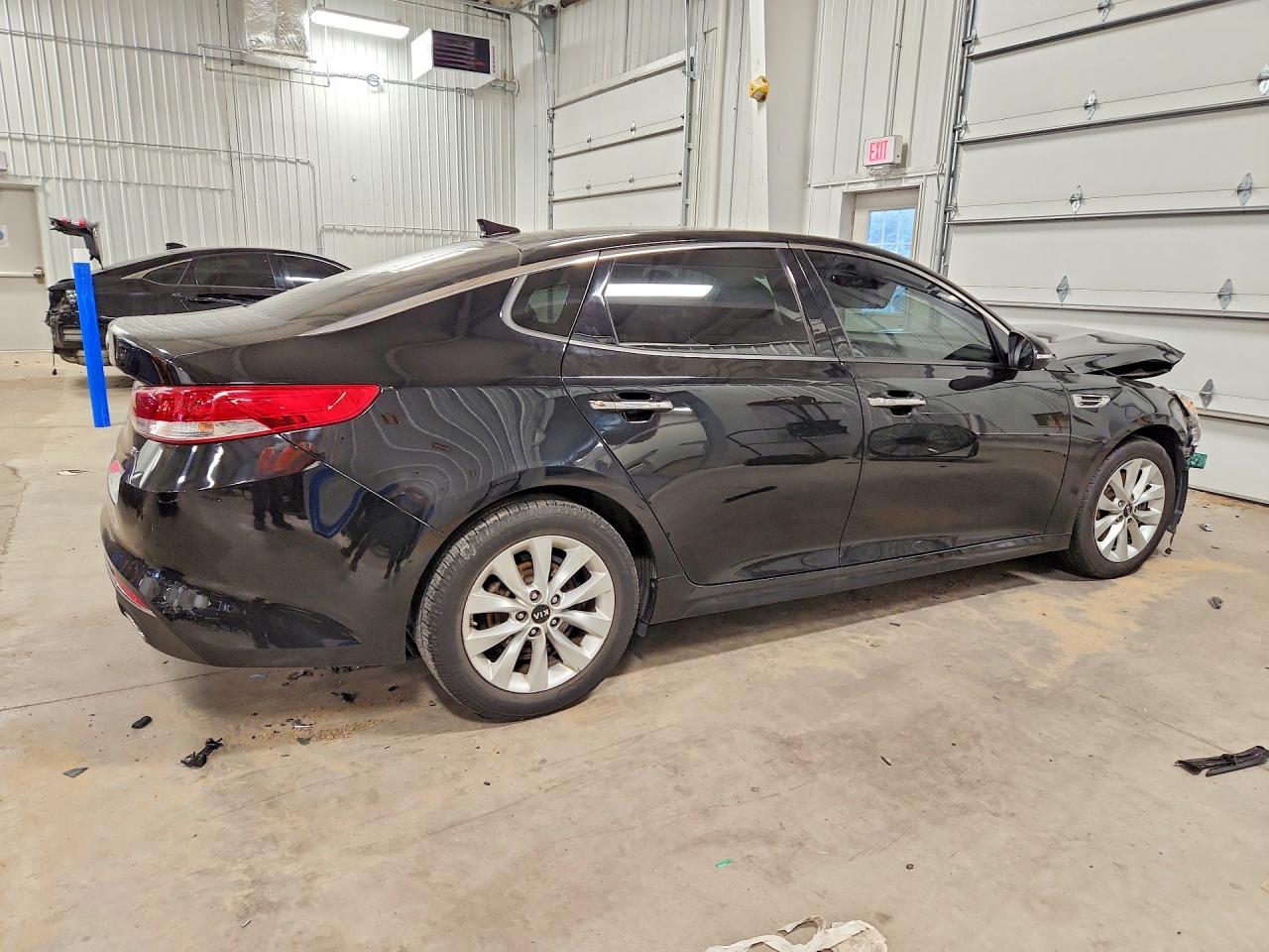 5XXGU4L30JG246076 · 2018 KIA OPTIMA · 3/13