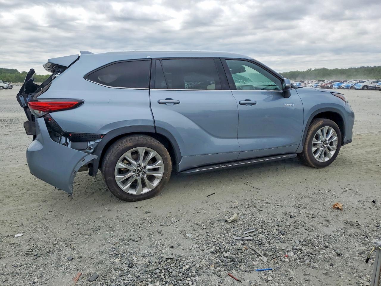 5TDYARAH8MS010545 · 2021 TOYOTA HIGHLANDER HYBRID · 3/13