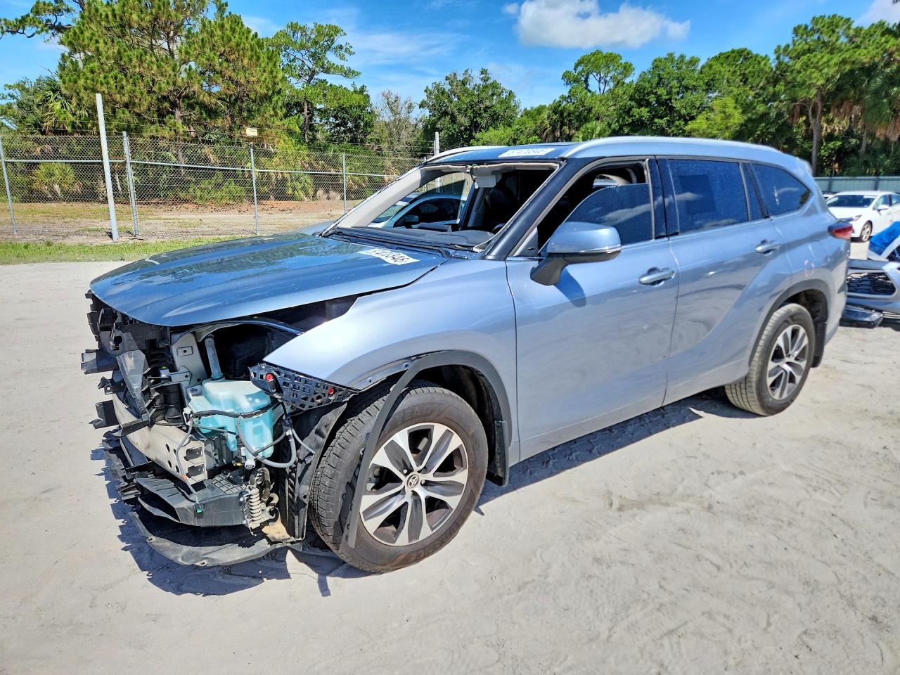 5TDGZRBH2NS179030 · 2022 TOYOTA HIGHLANDER