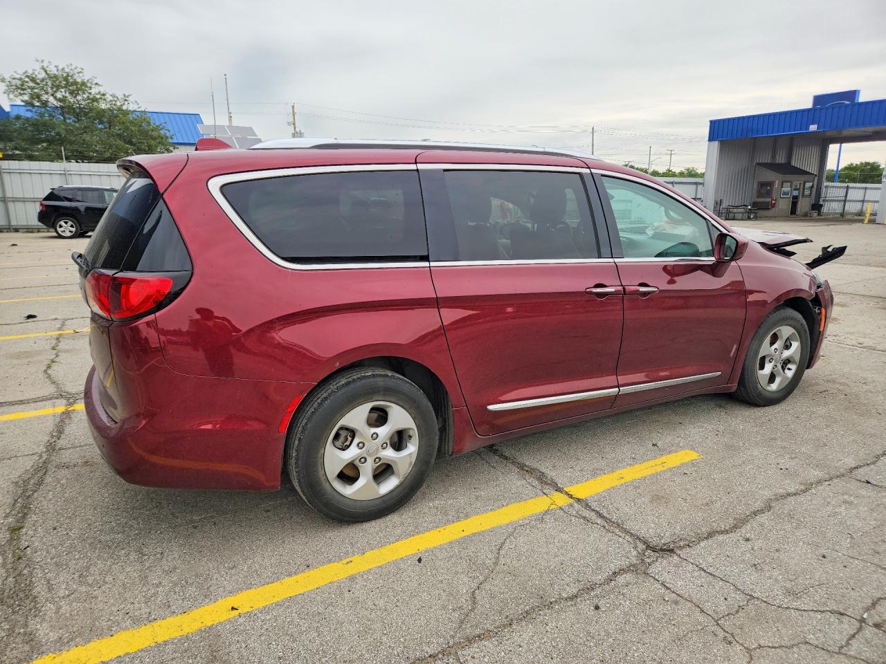 2C4RC1EG1HR628354 · 2017 CHRYSLER PACIFICA · 3/13