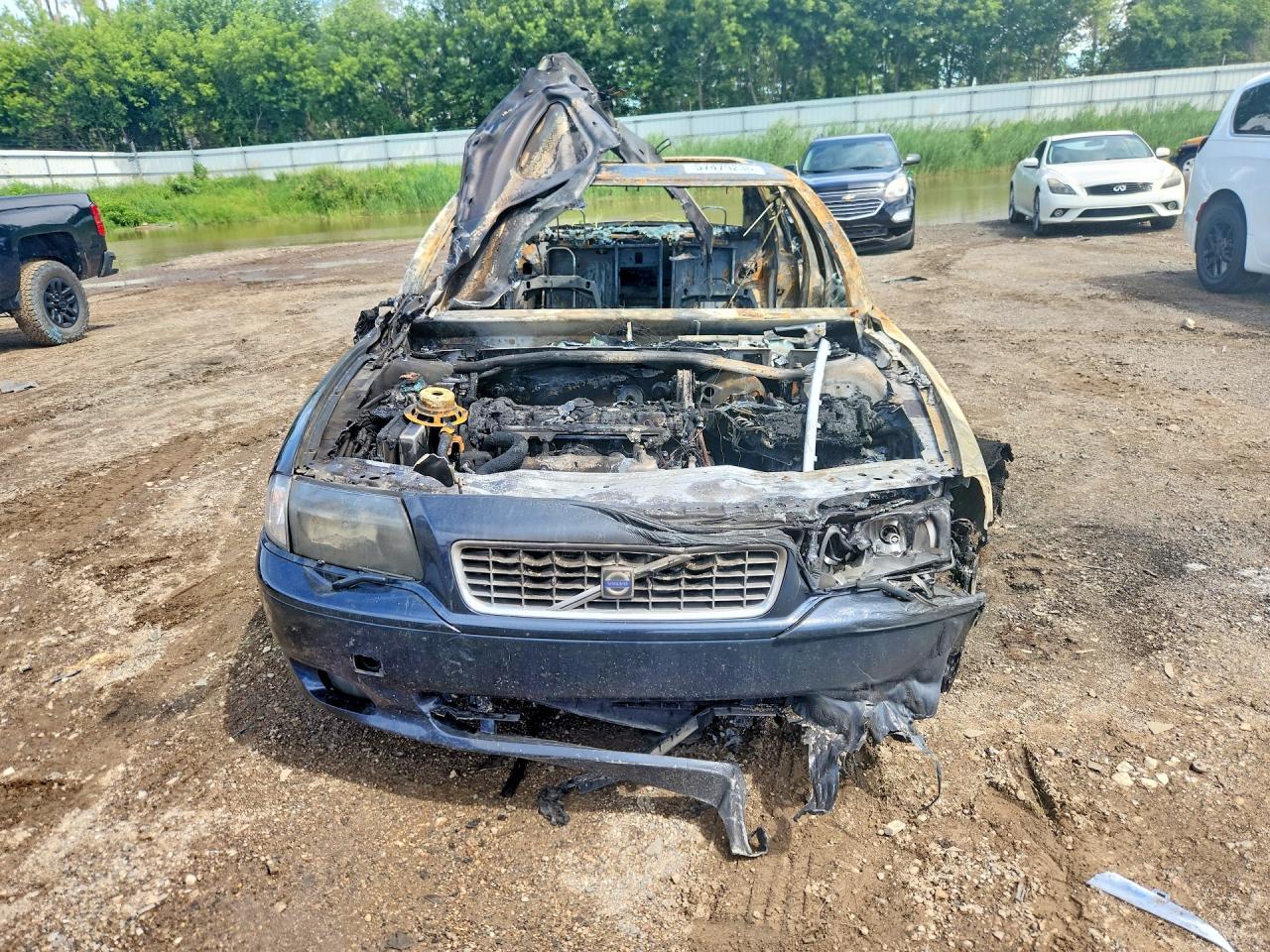 YV1TH592X51407665 · 2005 VOLVO S80 · 5/12