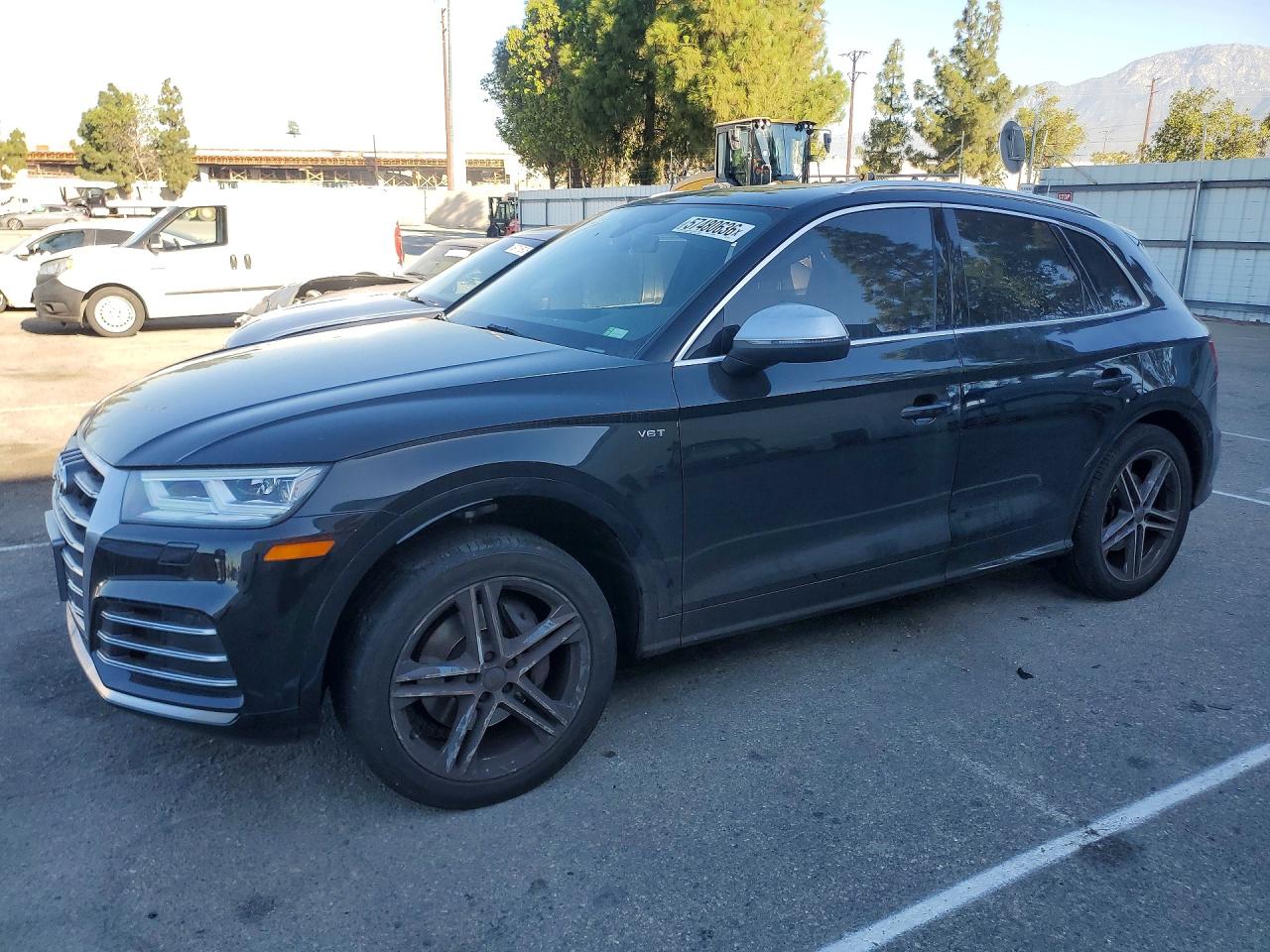 WA1A4AFY0J2001211 · 2018 AUDI SQ5