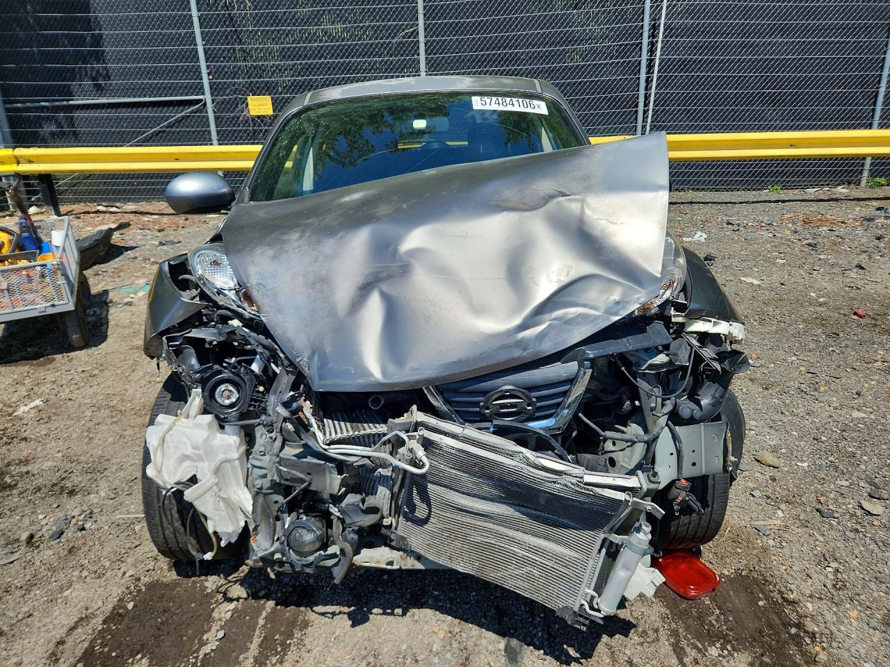 JN8AF5MVXBT017982 · 2011 NISSAN JUKE · 5/12