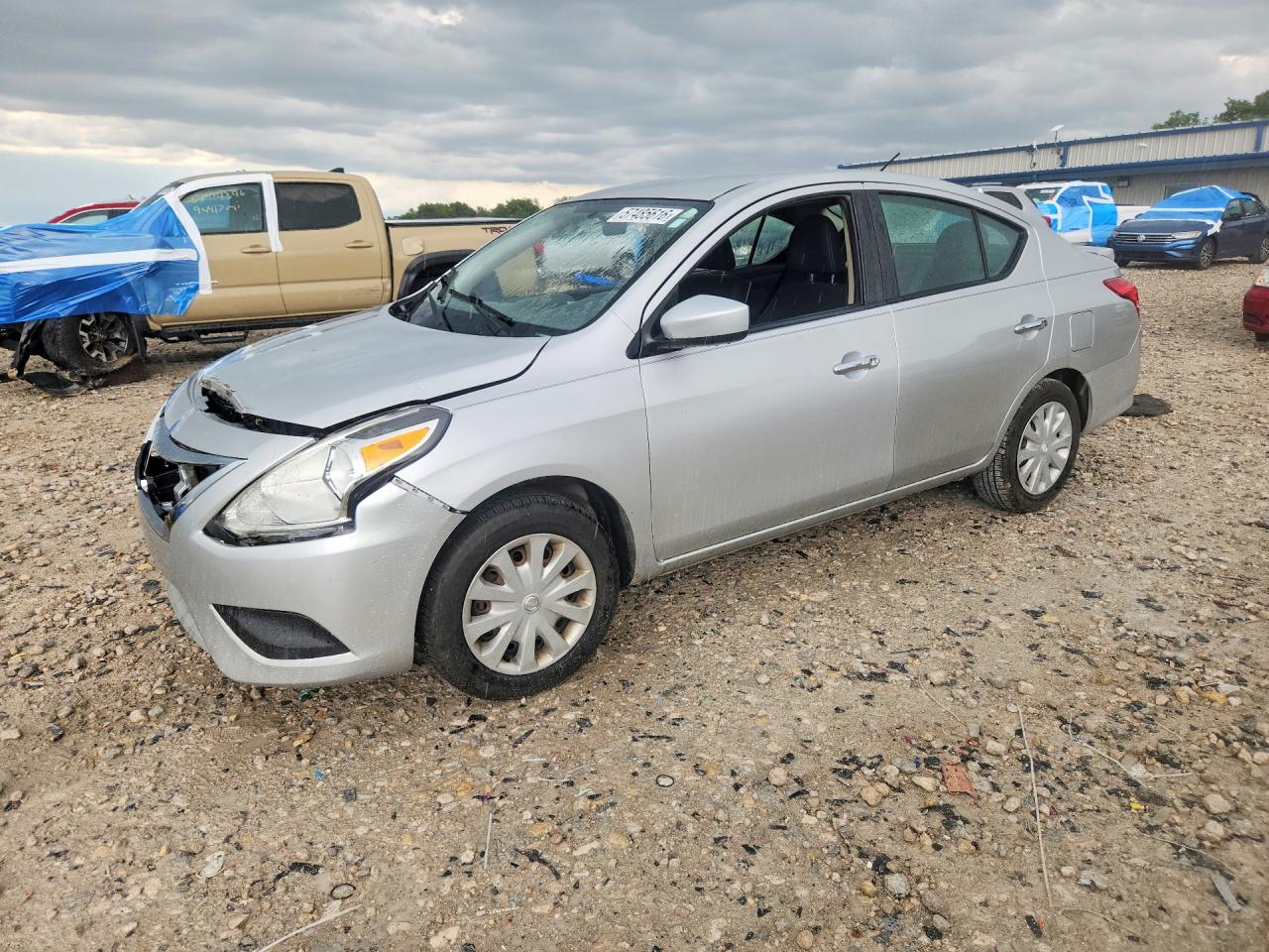 3N1CN7AP3KL843010 · 2019 NISSAN VERSA