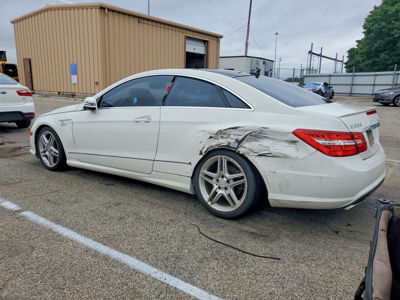 WDDKJ7CB9BF076754 · 2011 MERCEDES-BENZ E · 2/12