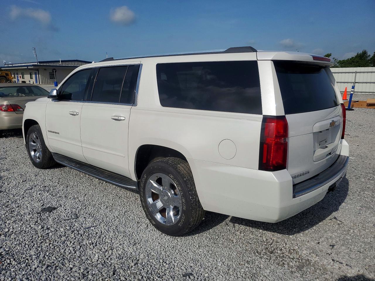 1GNSCJKC7GR371456 · 2016 CHEVROLET SUBURBAN · 2/14