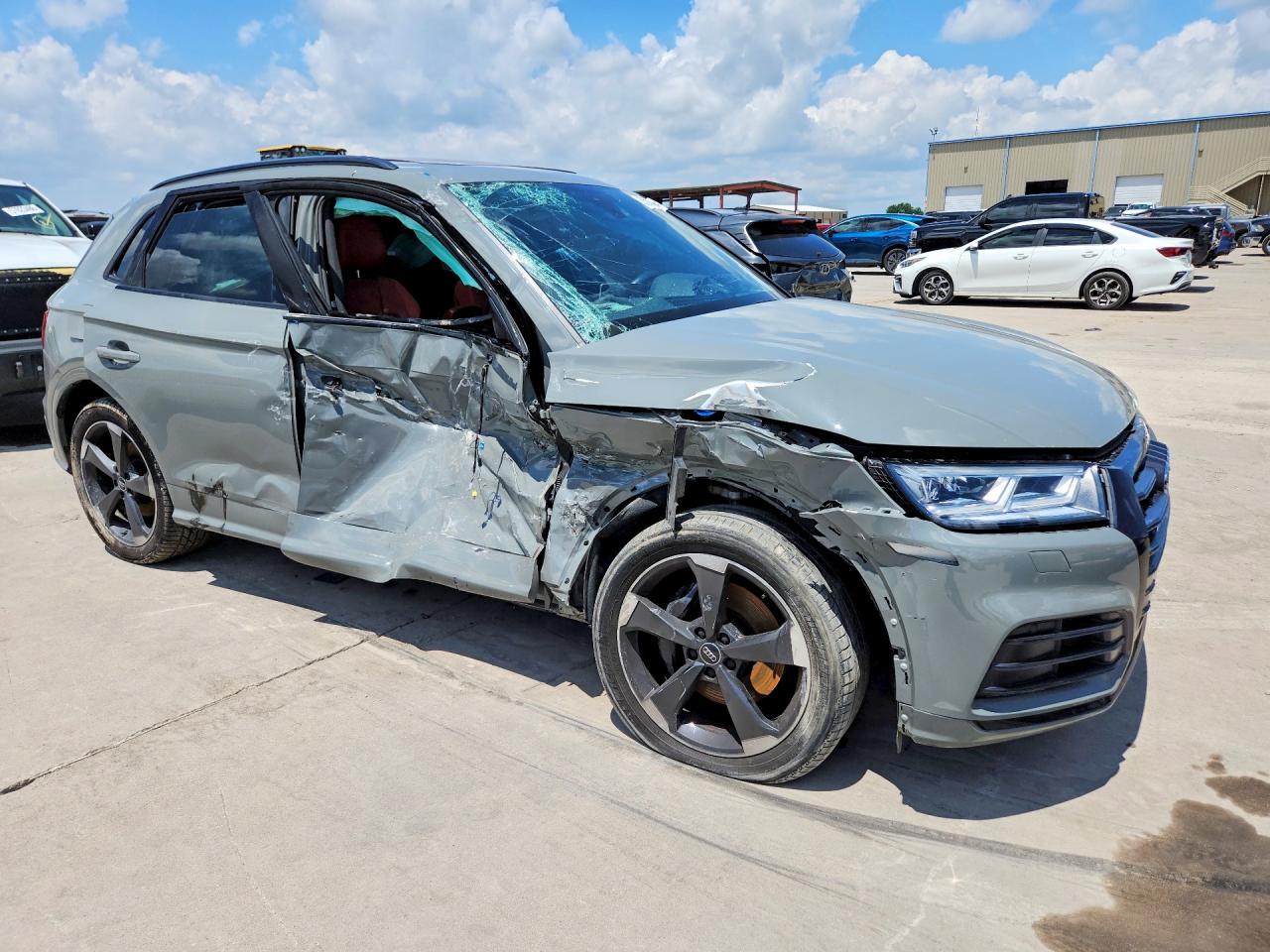 WA1B4AFY4K2101138 · 2019 AUDI SQ5 · 4/13