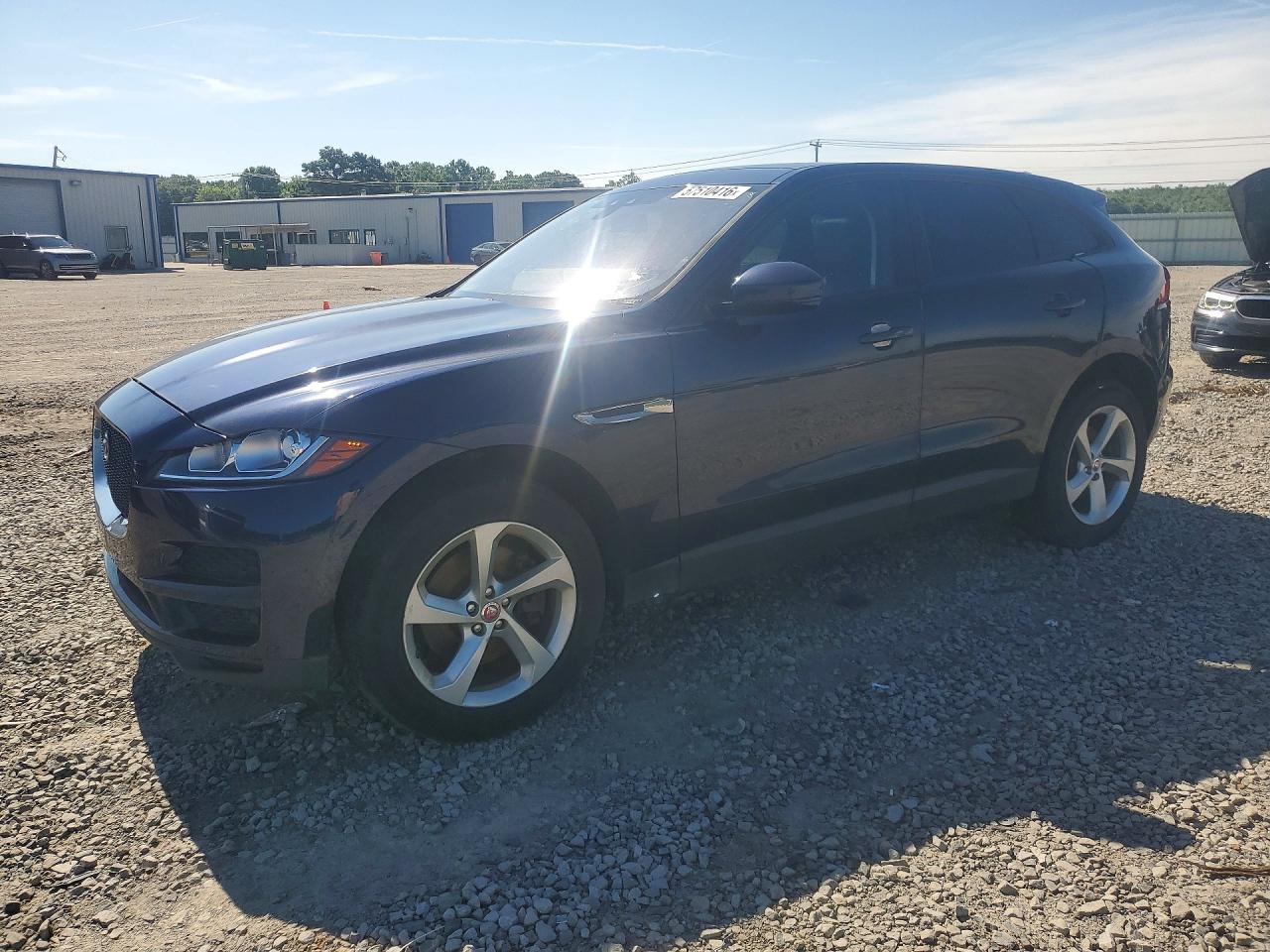 SADCJ2GX4JA236739 · 2018 JAGUAR F-PACE
